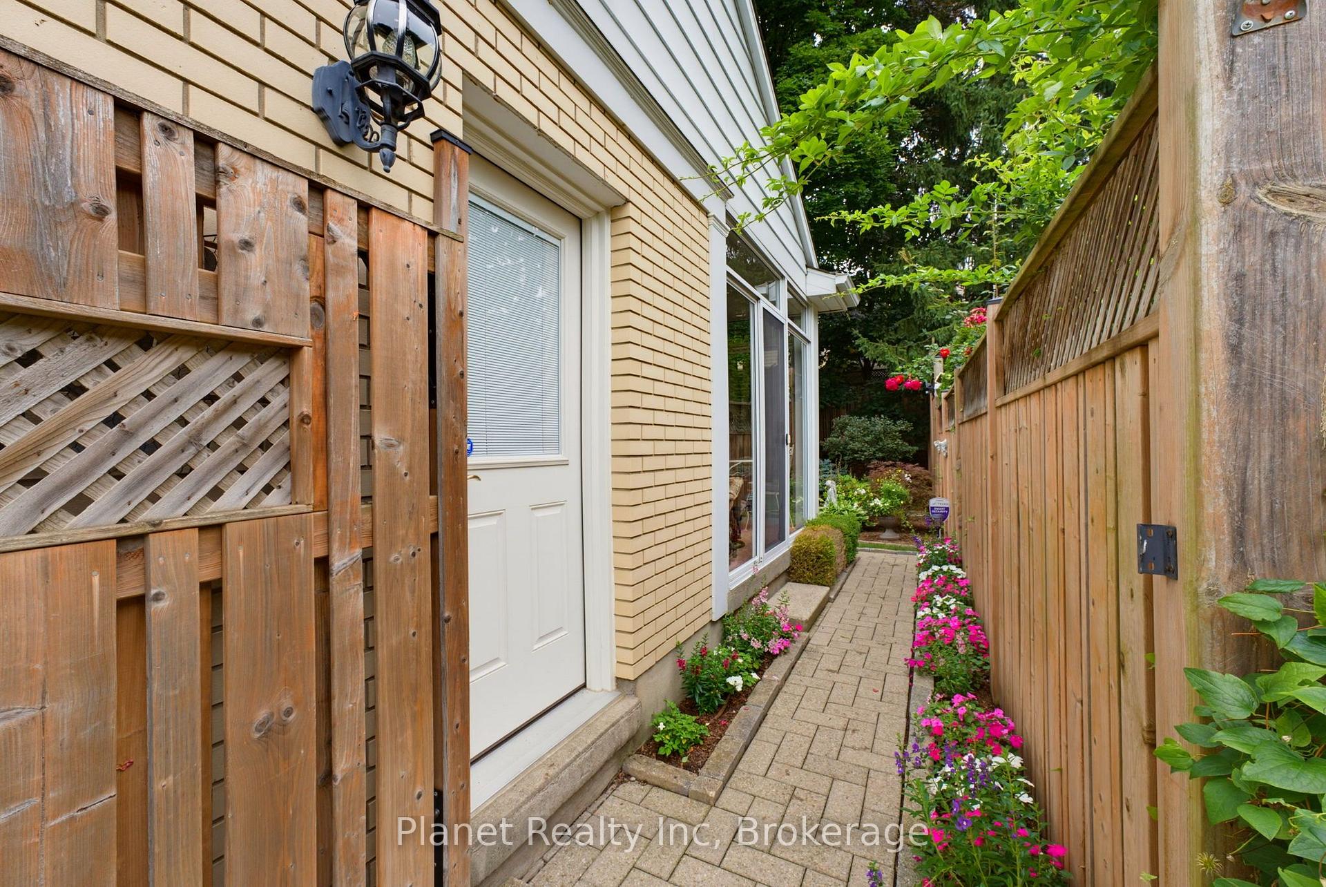 Photo 36 of 106 Thorndale Place, Waterloo, Maple Hills — HOMEH