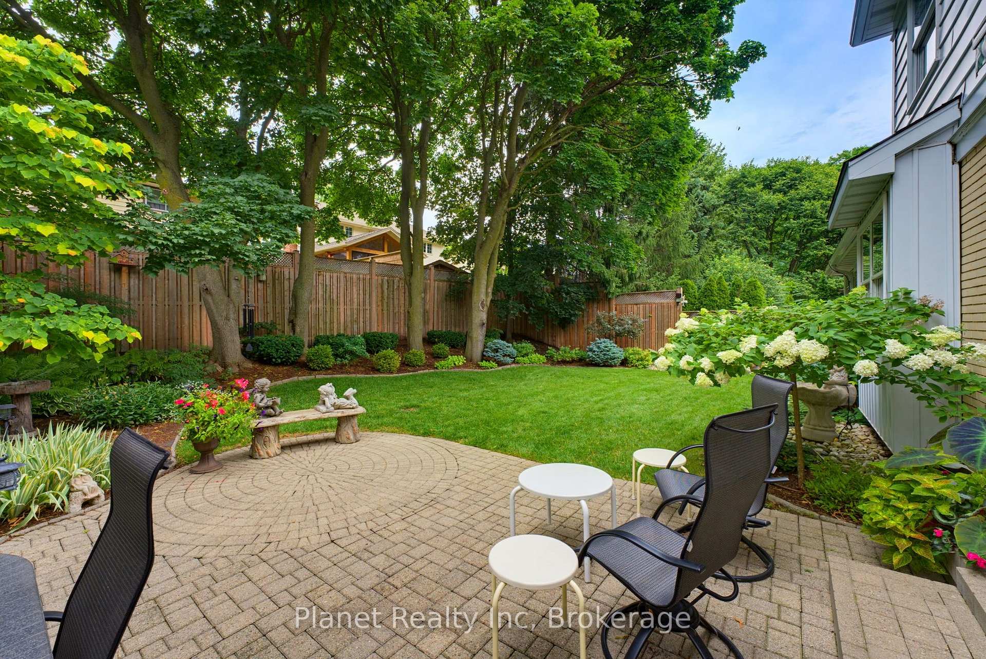 Photo 38 of 106 Thorndale Place, Waterloo, Maple Hills — HOMEH