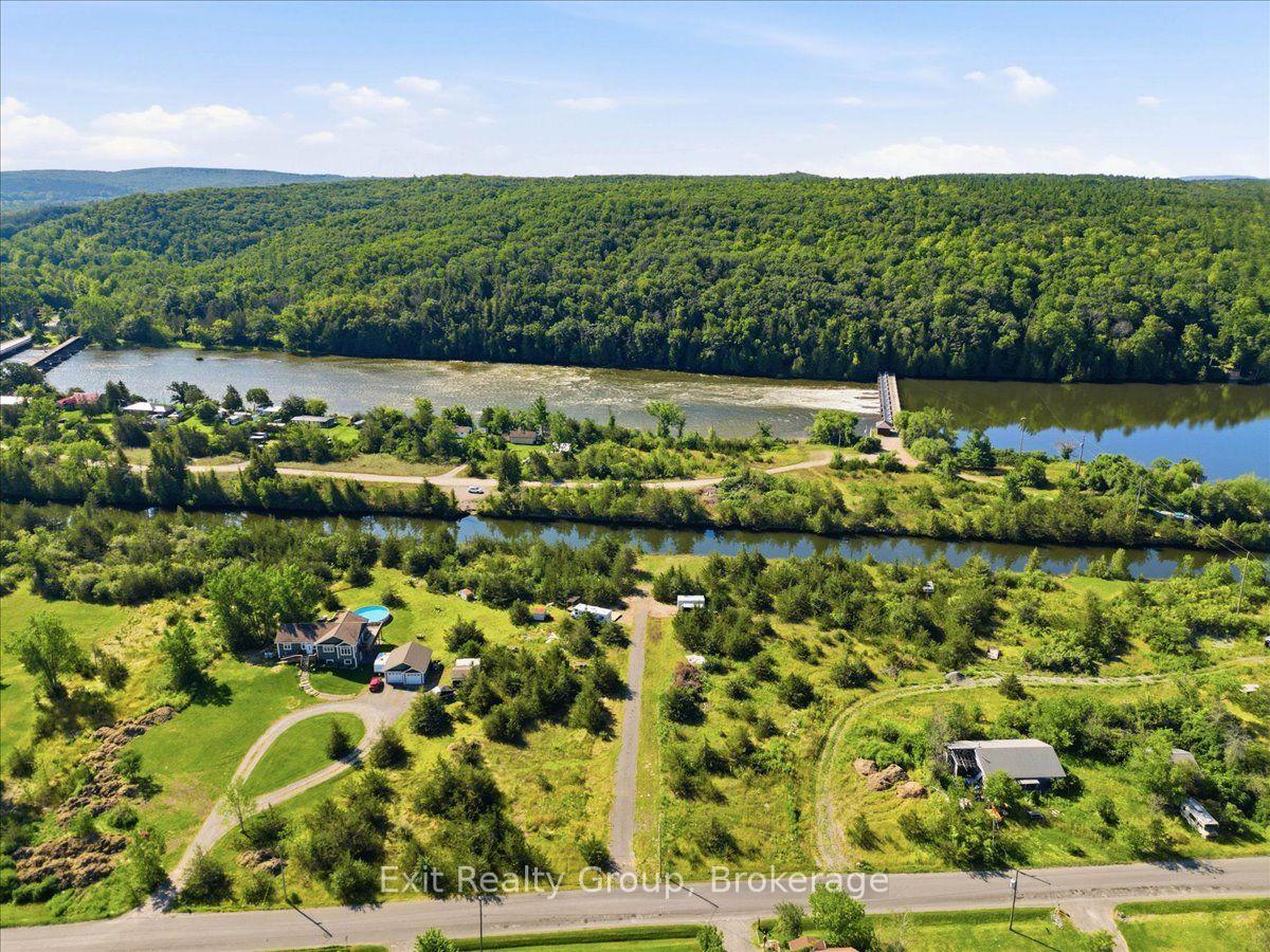Photo of 937 Rosebush Road