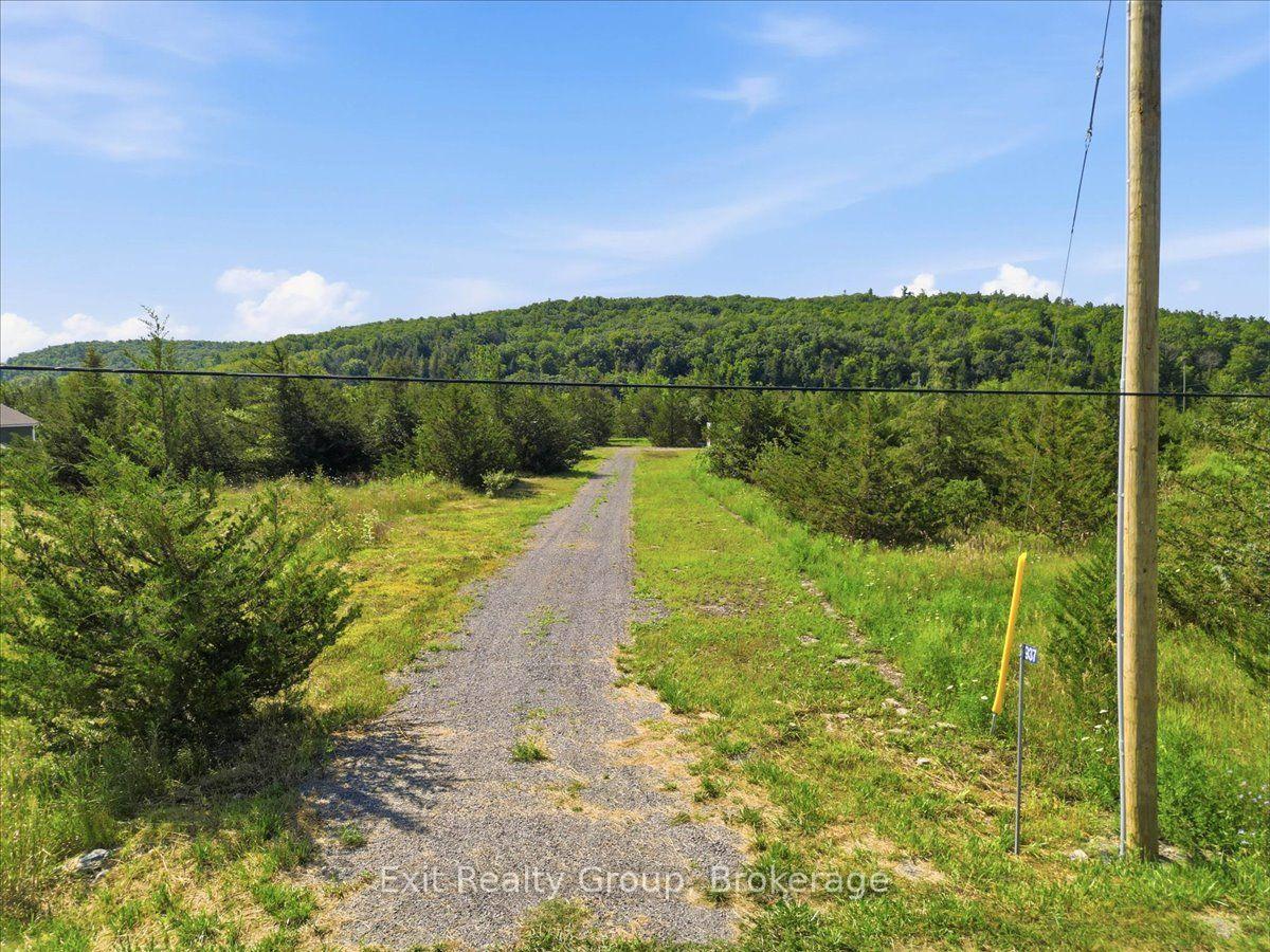 Photo 3 of 937 Rosebush Road, Quinte West, Sidney Ward — HOMEH