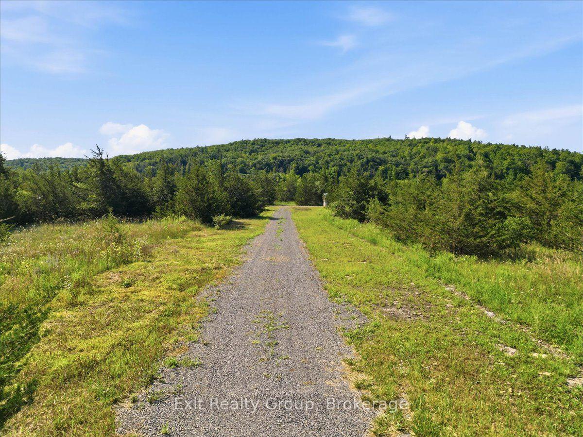 Photo 4 of 937 Rosebush Road, Quinte West, Sidney Ward — HOMEH