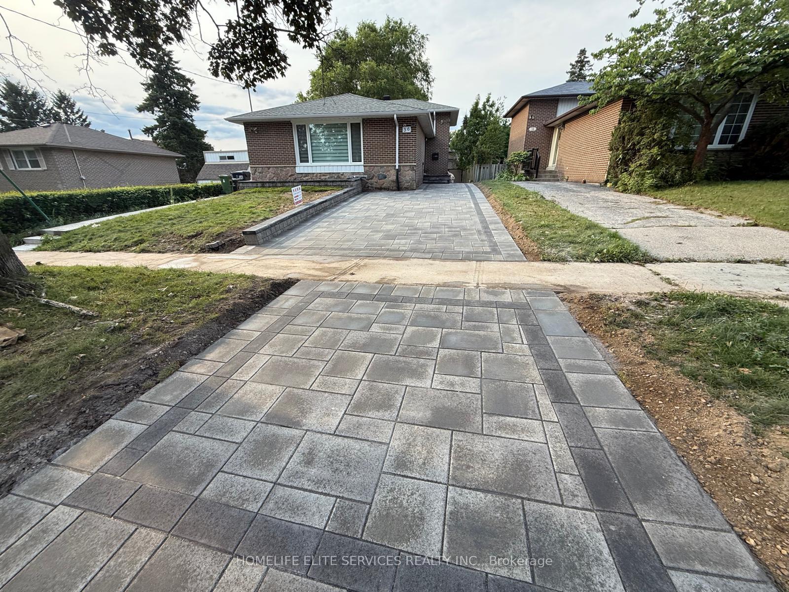 Photo 1 of 36 Manorglen Crescent, Scarborough, Agincourt South-Malvern West — HOMEH
