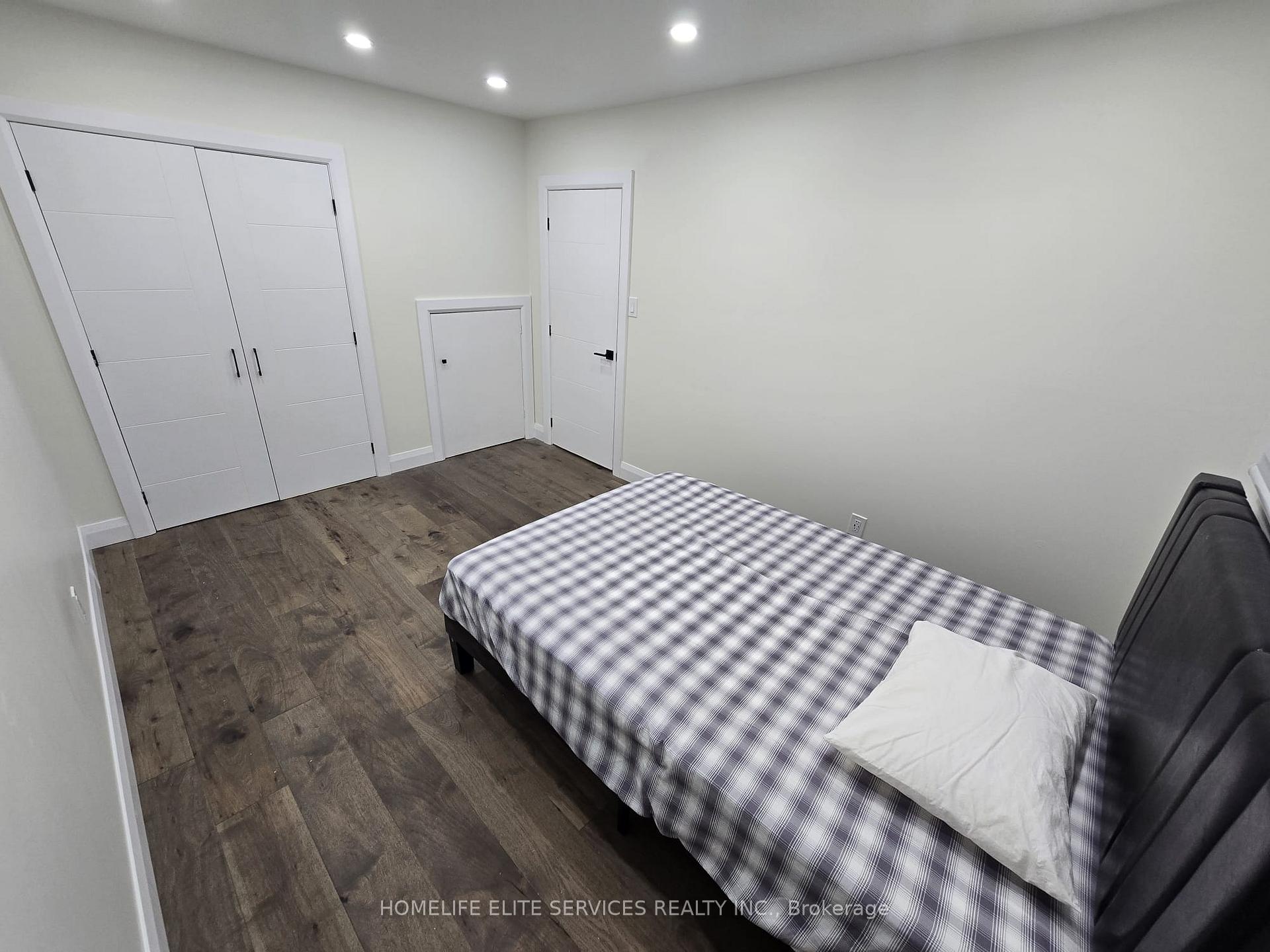 Photo 6 of 36 Manorglen Crescent, Scarborough, Agincourt South-Malvern West — HOMEH