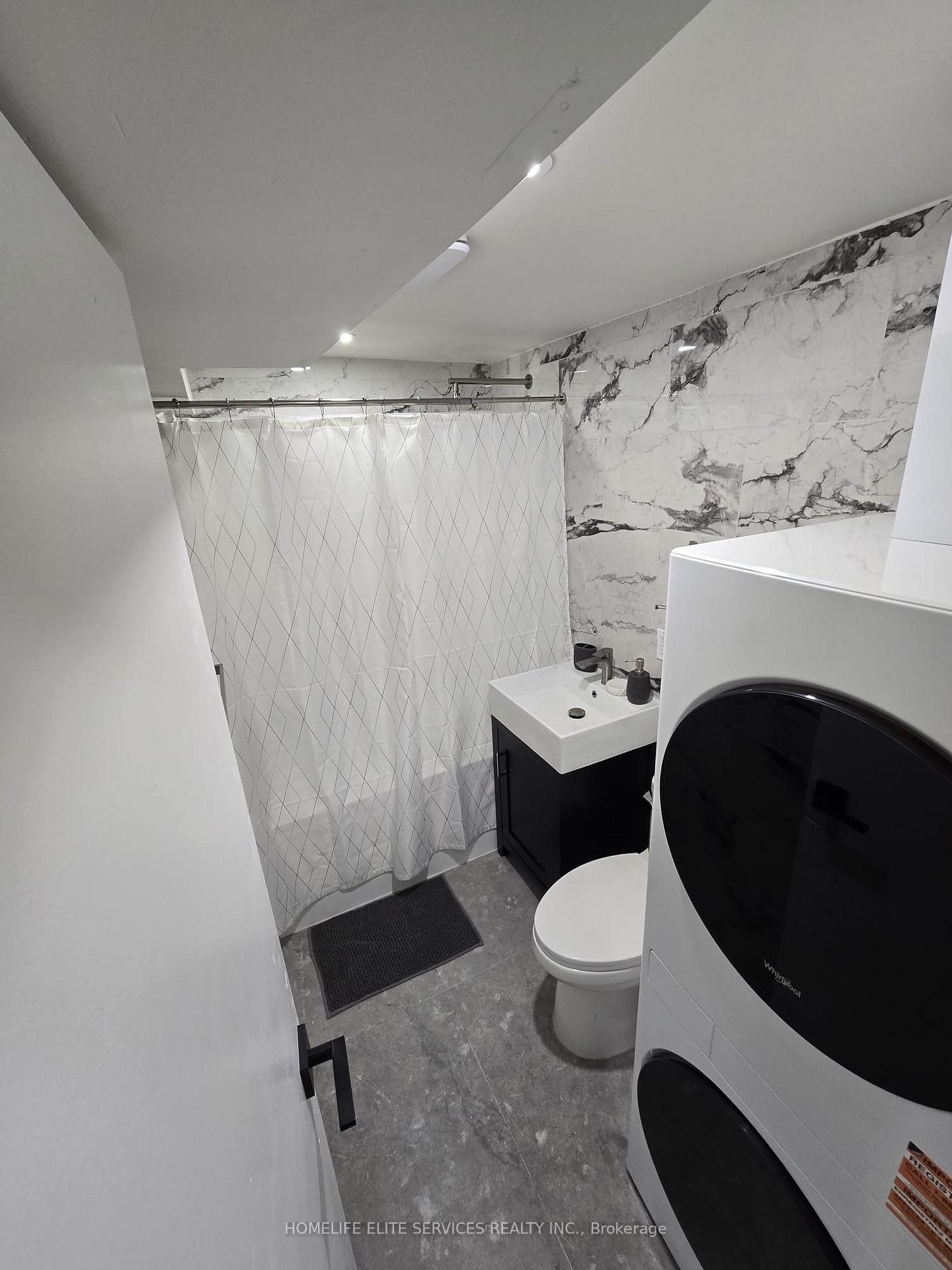 Photo 8 of 36 Manorglen Crescent, Scarborough, Agincourt South-Malvern West — HOMEH