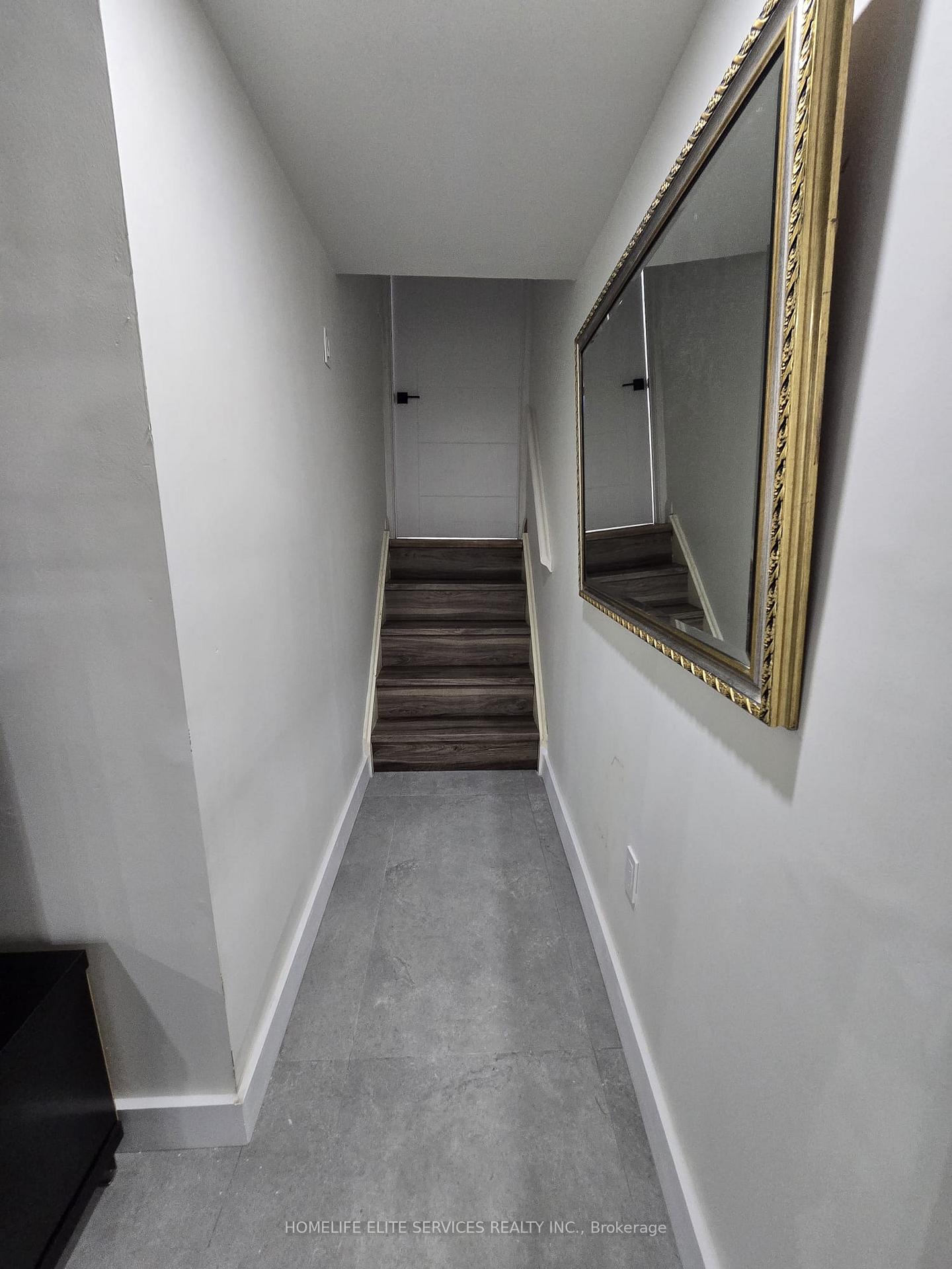 Photo 10 of 36 Manorglen Crescent, Scarborough, Agincourt South-Malvern West — HOMEH
