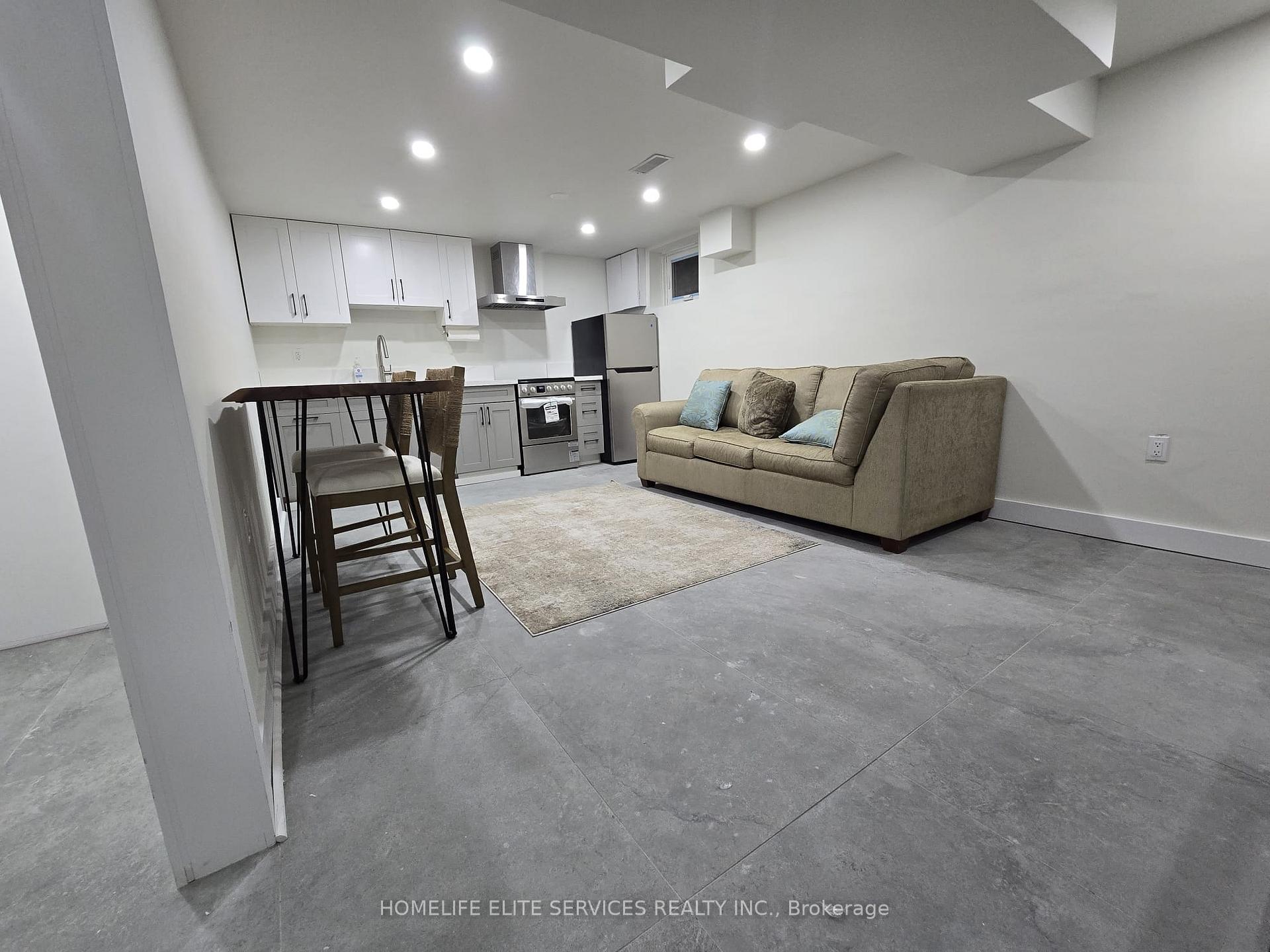 Photo 13 of 36 Manorglen Crescent, Scarborough, Agincourt South-Malvern West — HOMEH