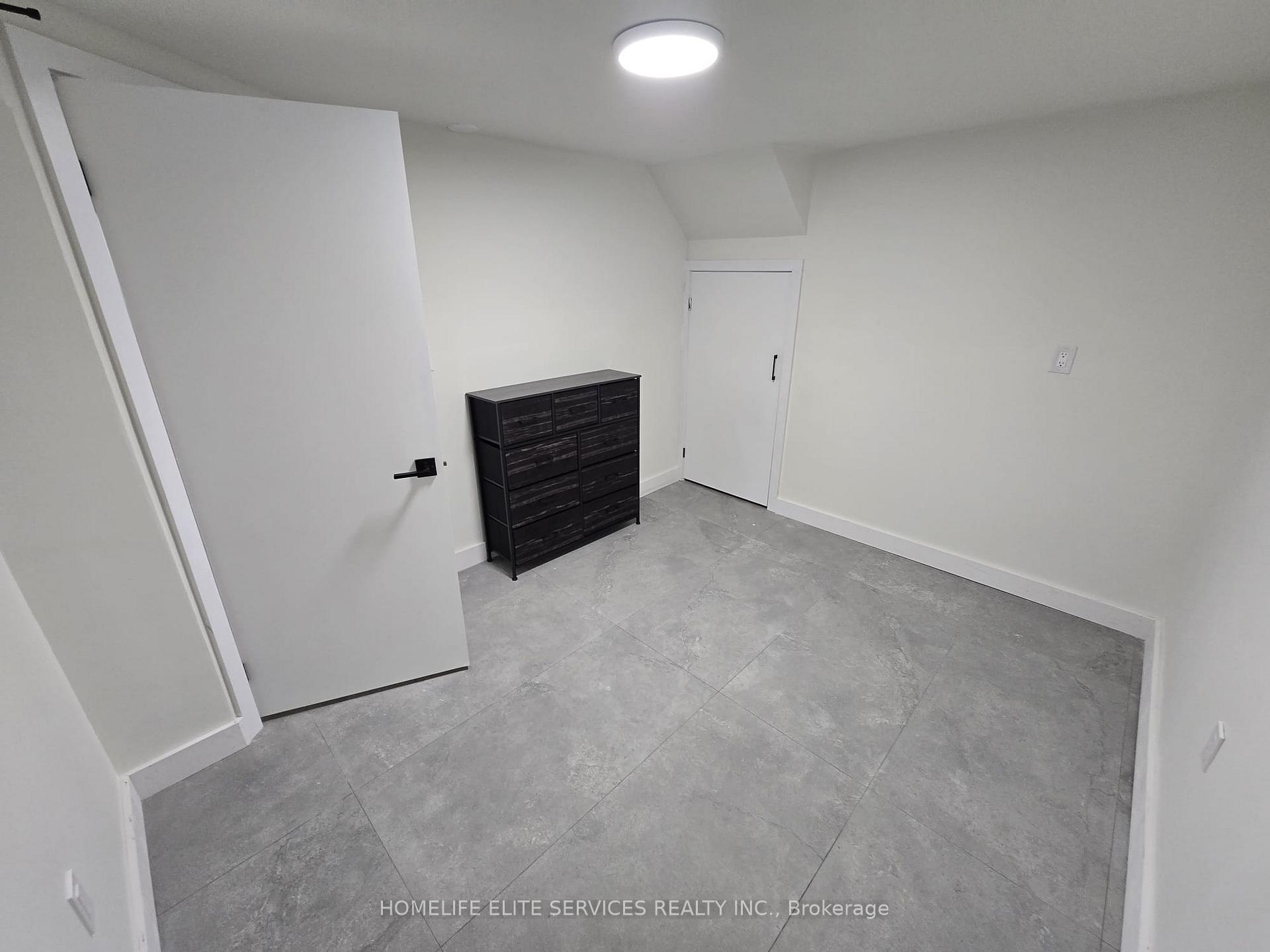 Photo 14 of 36 Manorglen Crescent, Scarborough, Agincourt South-Malvern West — HOMEH