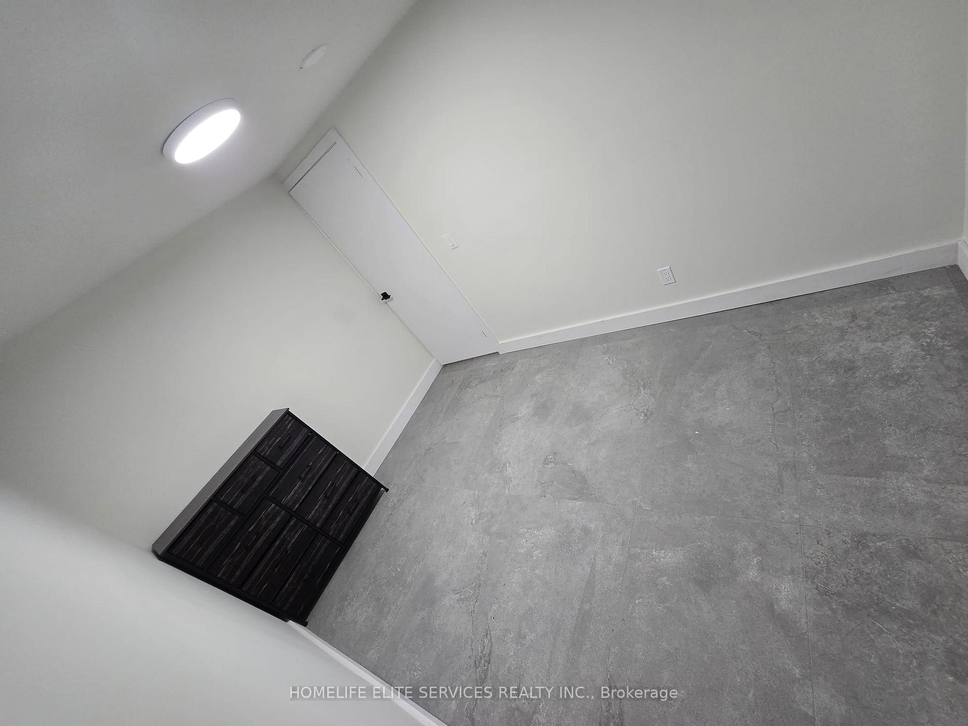 Photo 16 of 36 Manorglen Crescent, Scarborough, Agincourt South-Malvern West — HOMEH