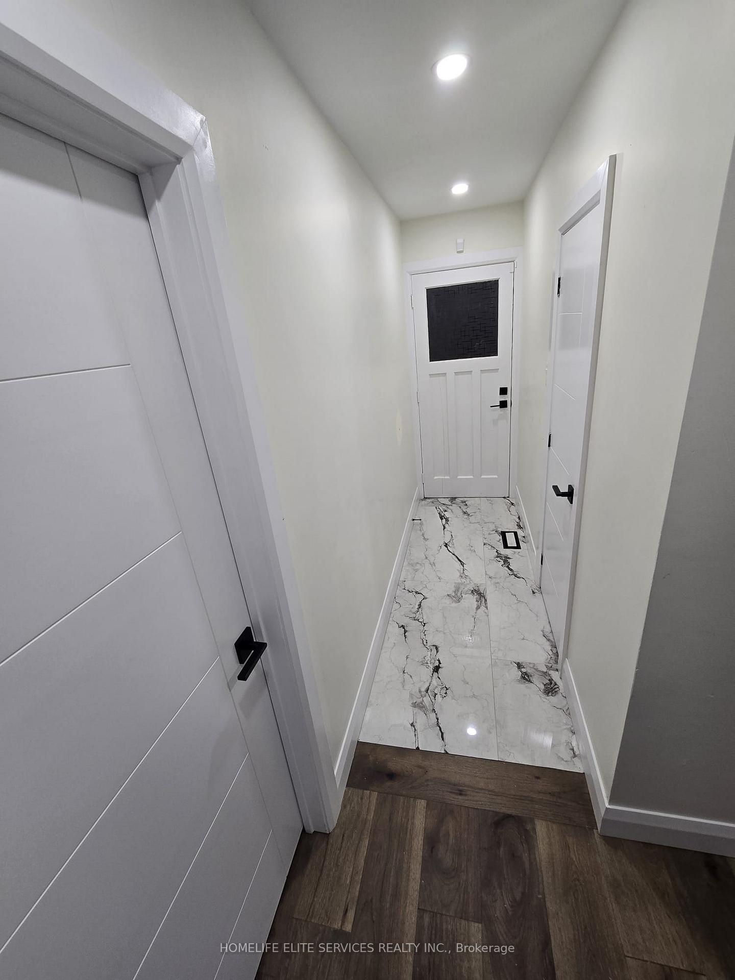 Photo 20 of 36 Manorglen Crescent, Scarborough, Agincourt South-Malvern West — HOMEH