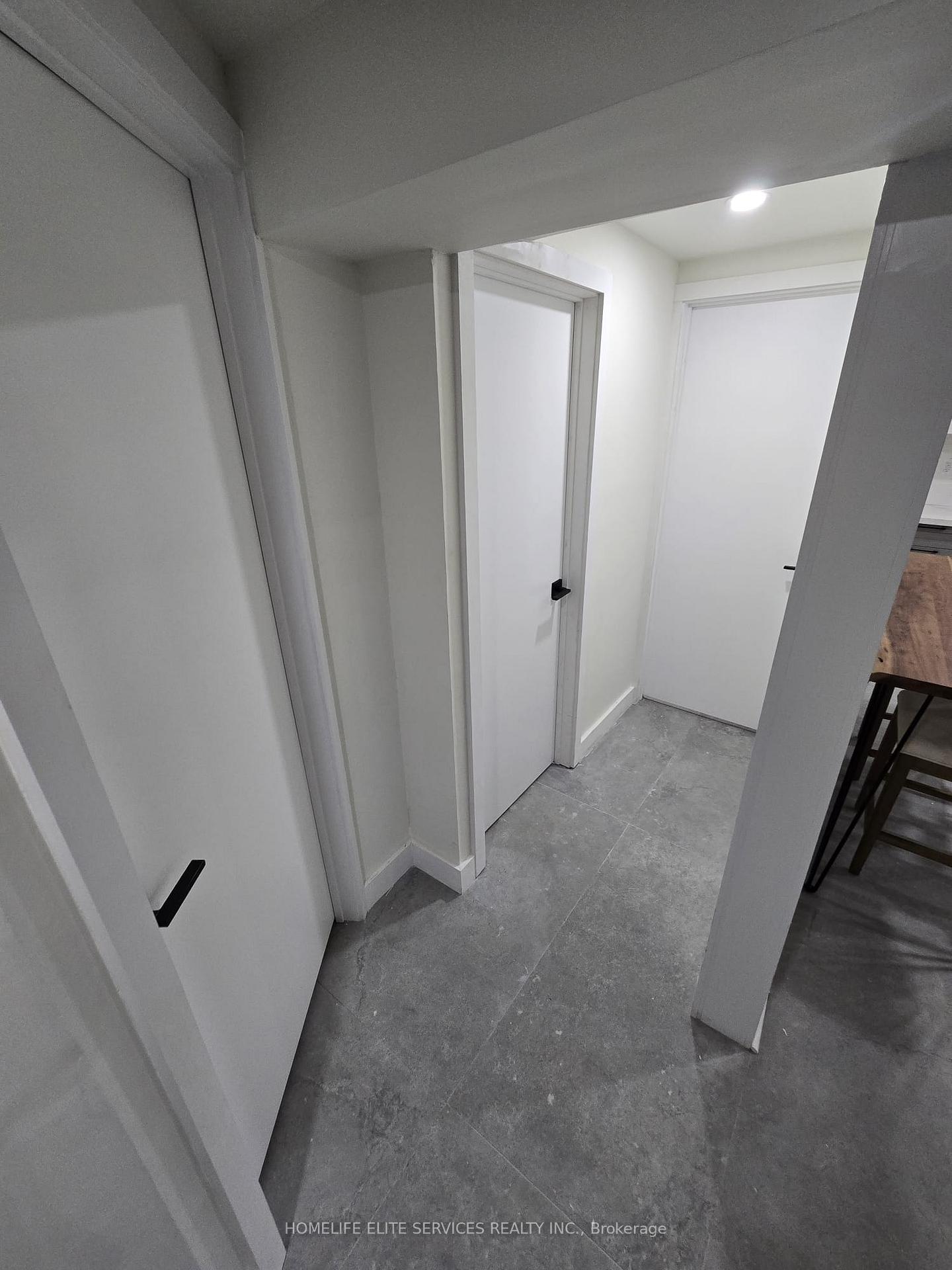 Photo 21 of 36 Manorglen Crescent, Scarborough, Agincourt South-Malvern West — HOMEH