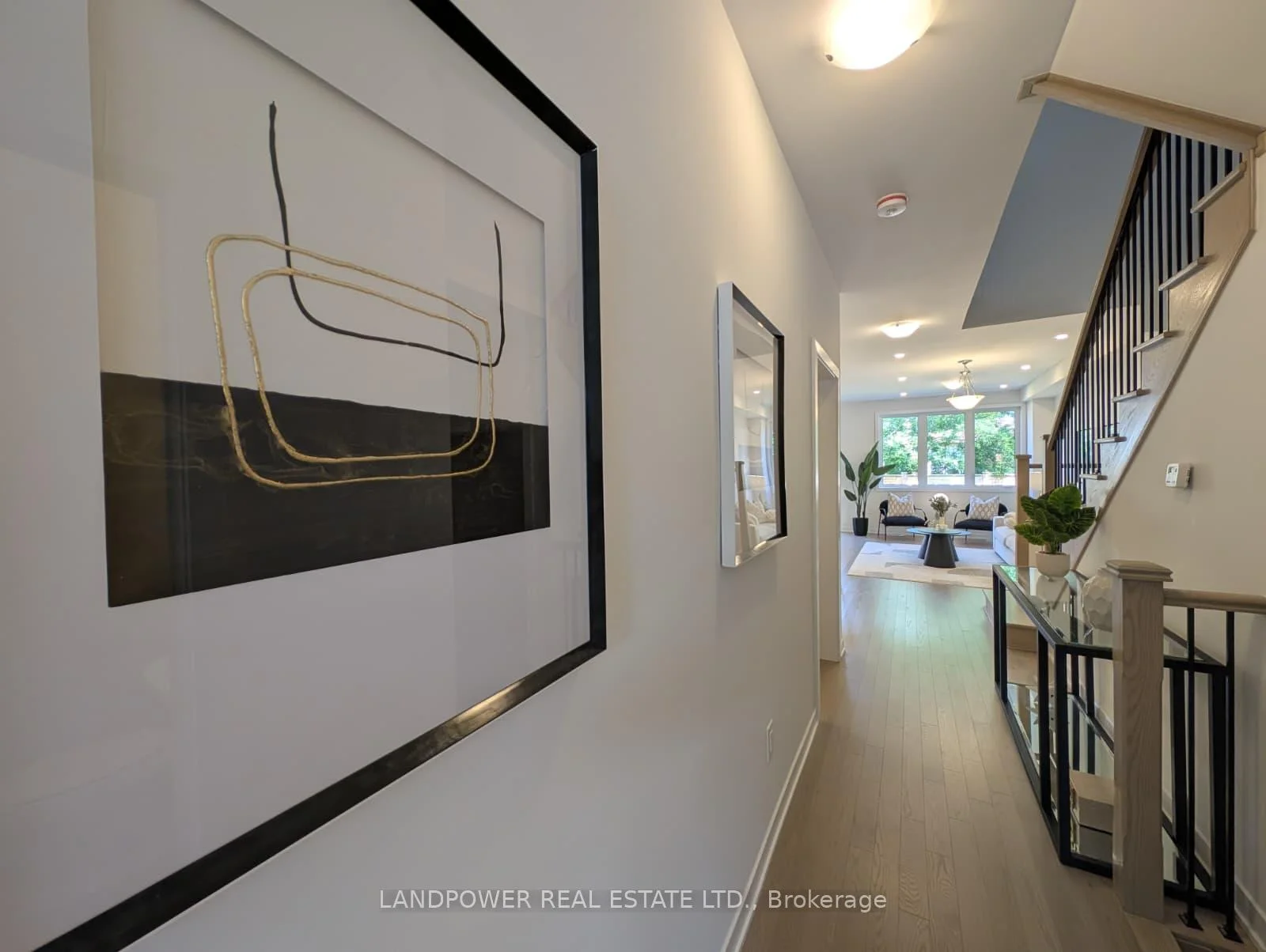 Photo 2 of 162 Anna Russell Way, Markham, Unionville — HOMEH