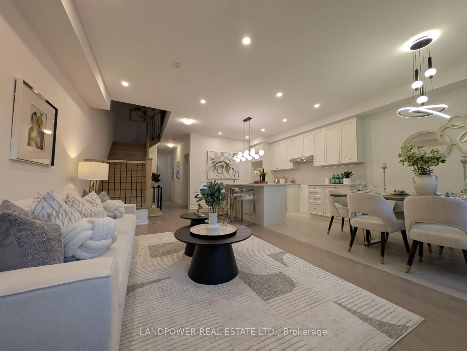 Photo 7 of 162 Anna Russell Way, Markham, Unionville — HOMEH