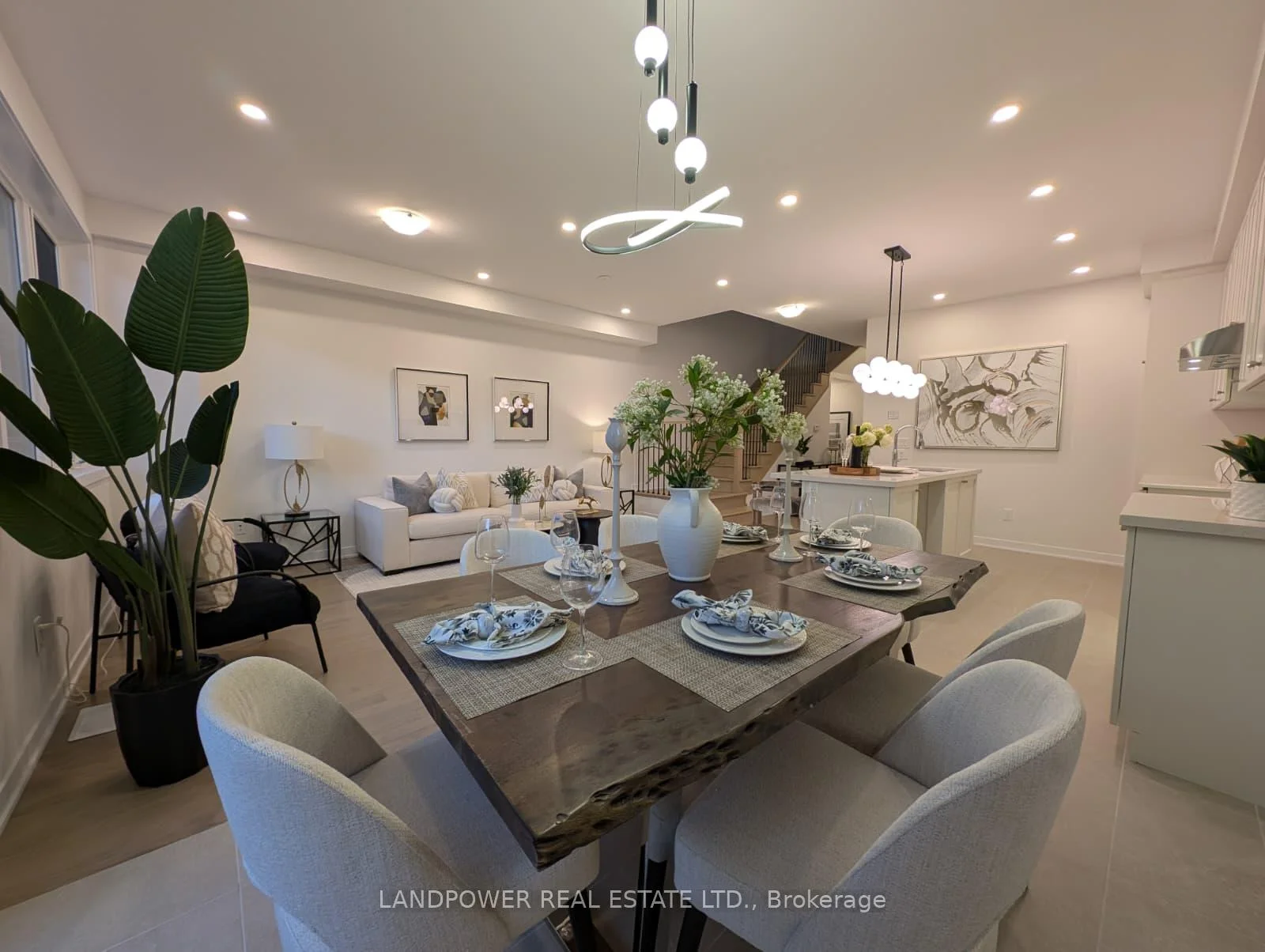 Photo 9 of 162 Anna Russell Way, Markham, Unionville — HOMEH
