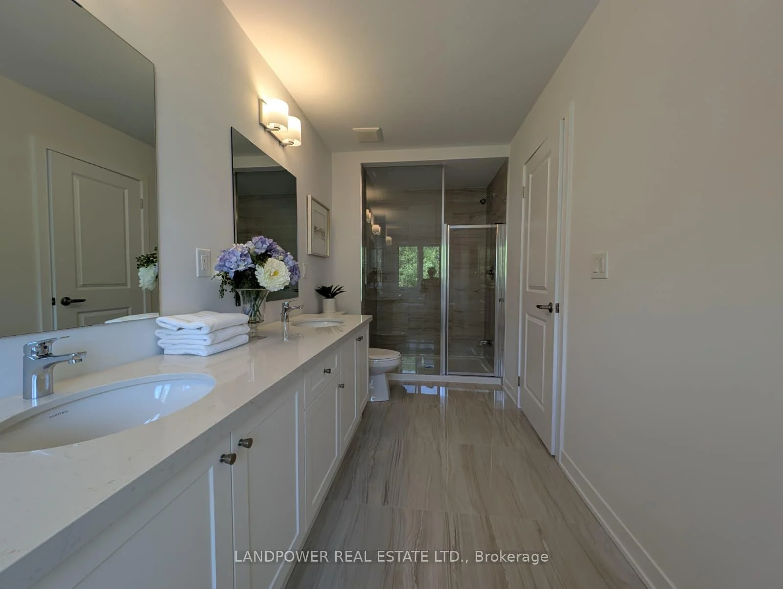 Photo 14 of 162 Anna Russell Way, Markham, Unionville — HOMEH