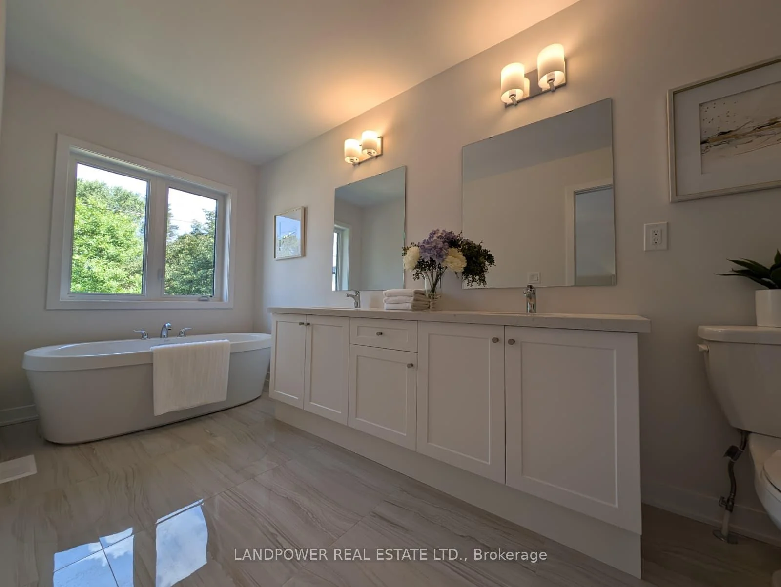 Photo 15 of 162 Anna Russell Way, Markham, Unionville — HOMEH