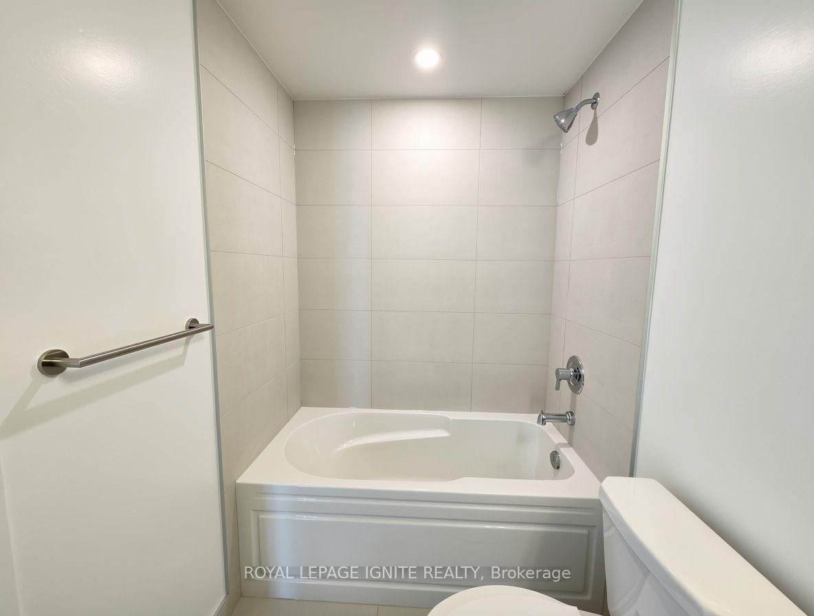 Photo 13 of Unit 1639, 2545 Simcoe Street N, Oshawa, Windfields — HOMEH