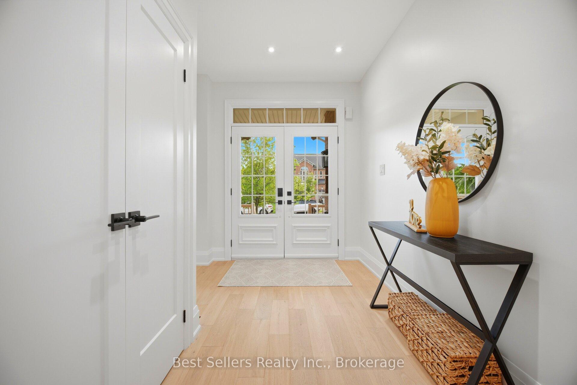 Photo 3 of 75 Cathedral Court, Hamilton, Waterdown — HOMEH