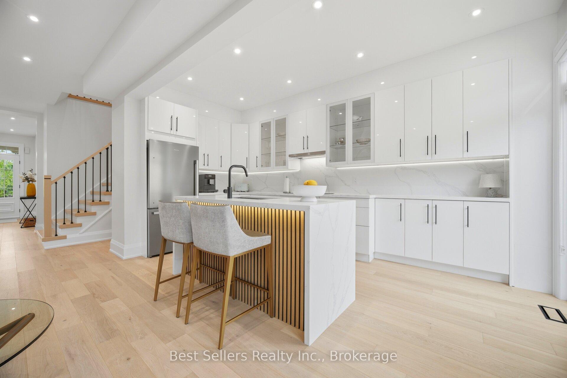 Photo 6 of 75 Cathedral Court, Hamilton, Waterdown — HOMEH