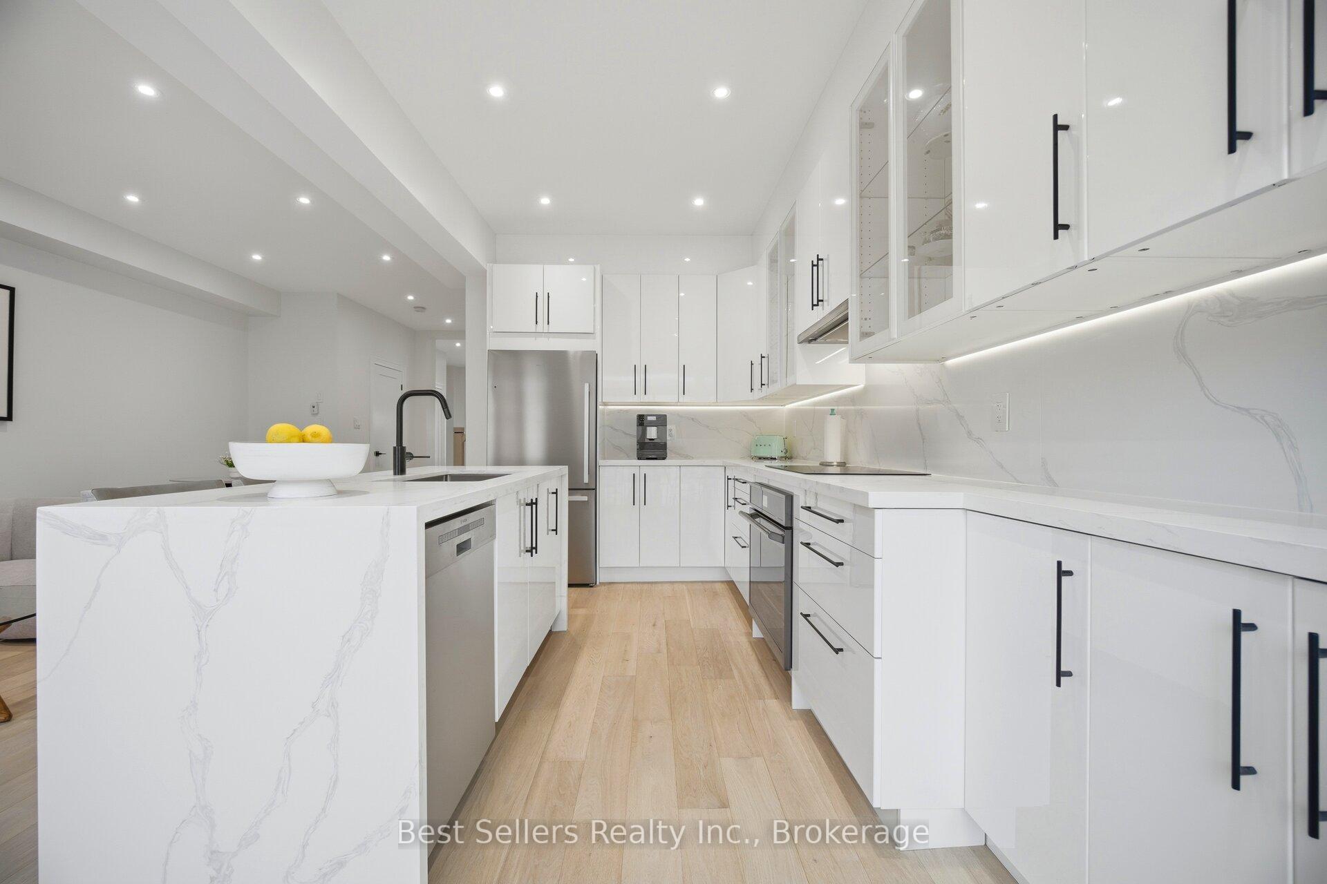 Photo 9 of 75 Cathedral Court, Hamilton, Waterdown — HOMEH