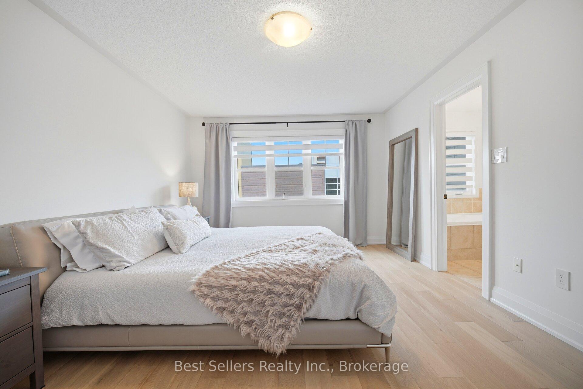Photo 12 of 75 Cathedral Court, Hamilton, Waterdown — HOMEH