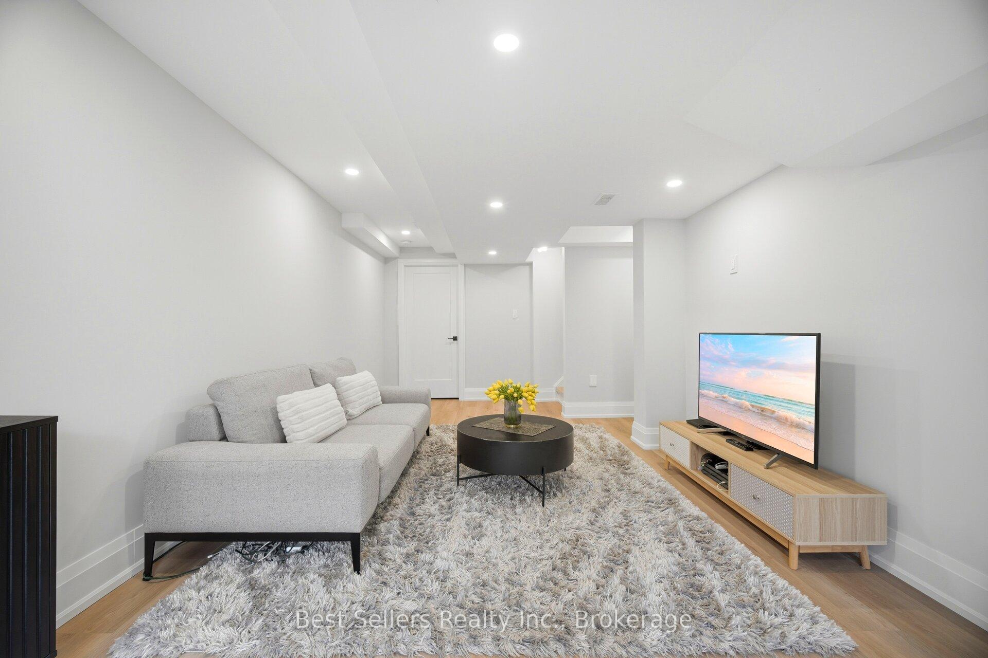 Photo 19 of 75 Cathedral Court, Hamilton, Waterdown — HOMEH