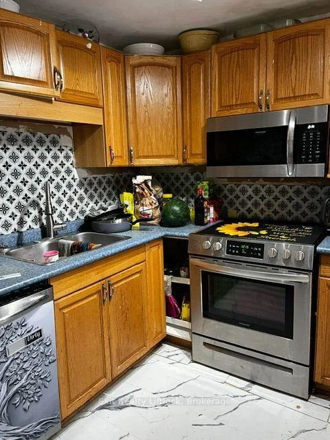 Photo 5 of 2131 Walker Avenue, Peterborough, Ashburnham Ward 4 — HOMEH