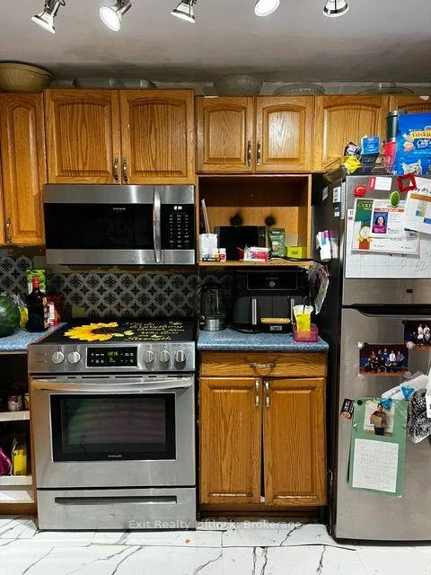 Photo 6 of 2131 Walker Avenue, Peterborough, Ashburnham Ward 4 — HOMEH
