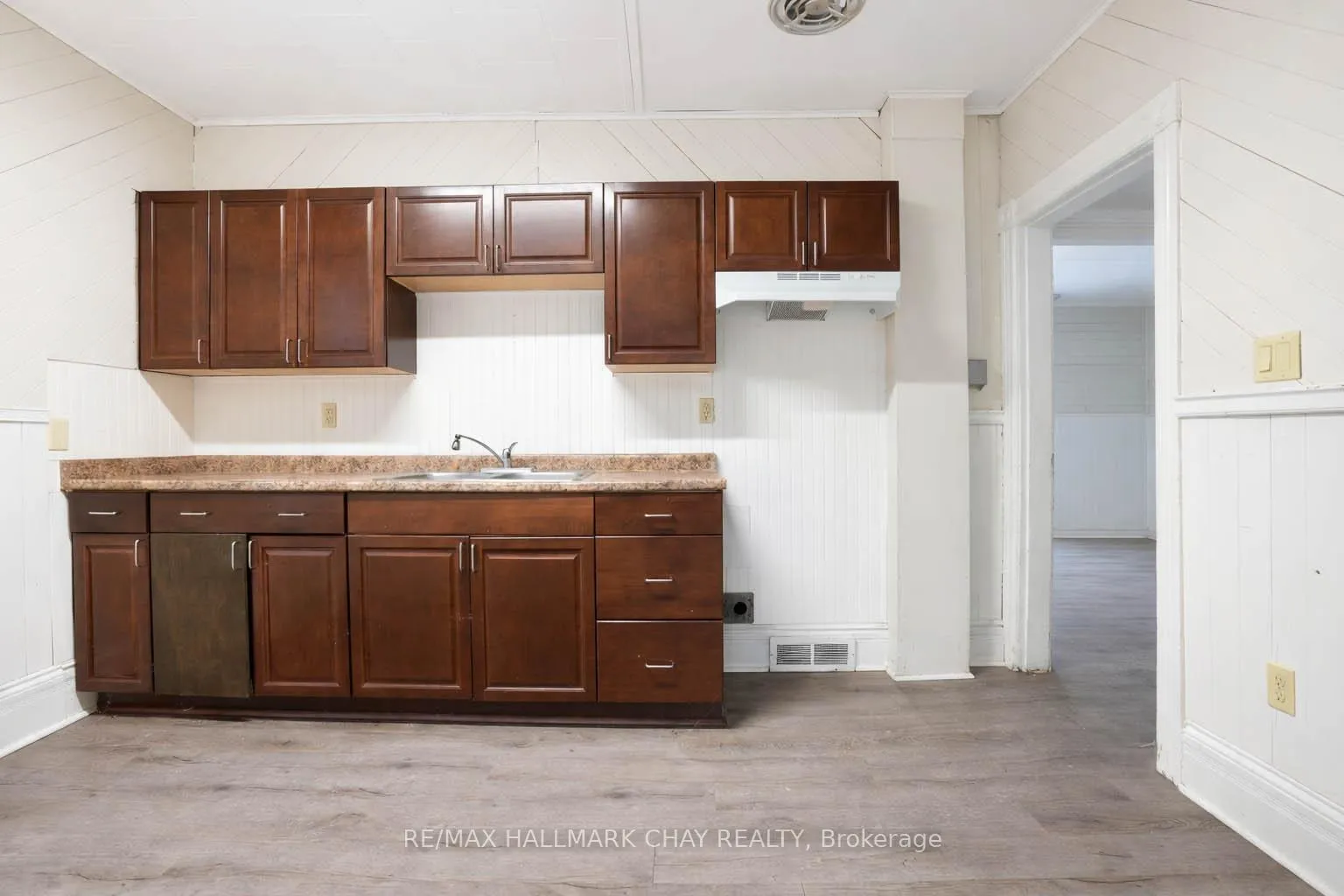 Photo 10 of 377 Hugel Avenue, Midland — HOMEH
