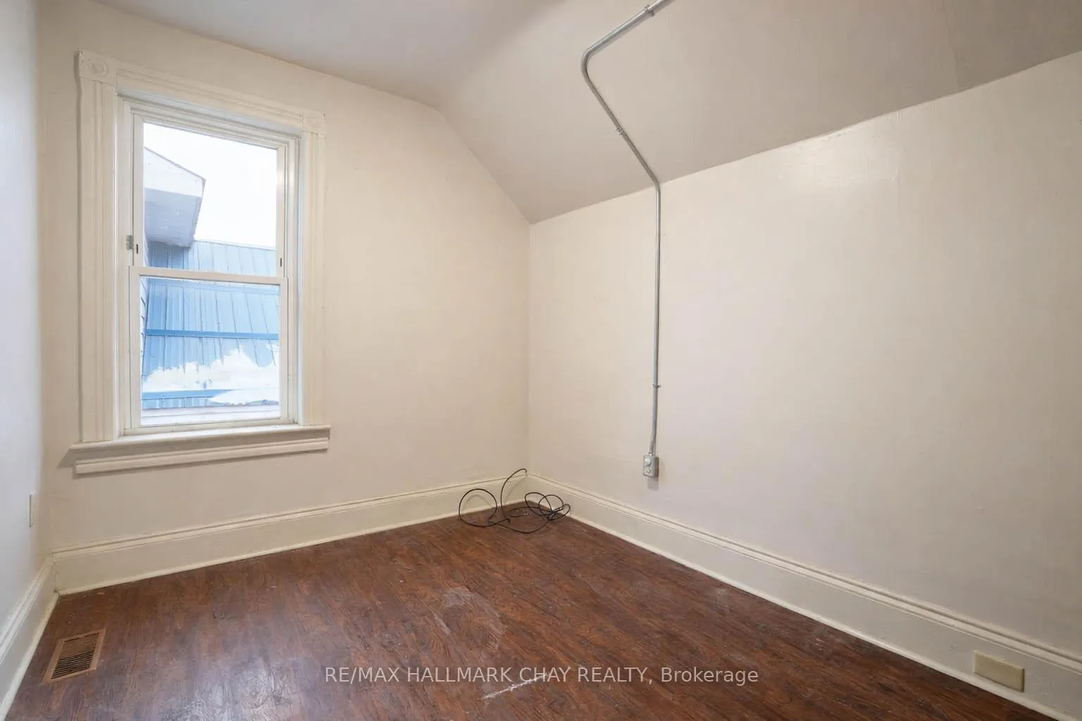 Photo 17 of 377 Hugel Avenue, Midland — HOMEH