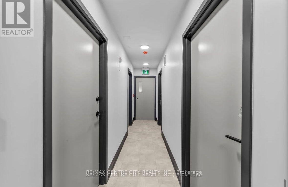 Photo 3 of Unit 9, 400 Scenic Drive S, London, South J — HOMEH