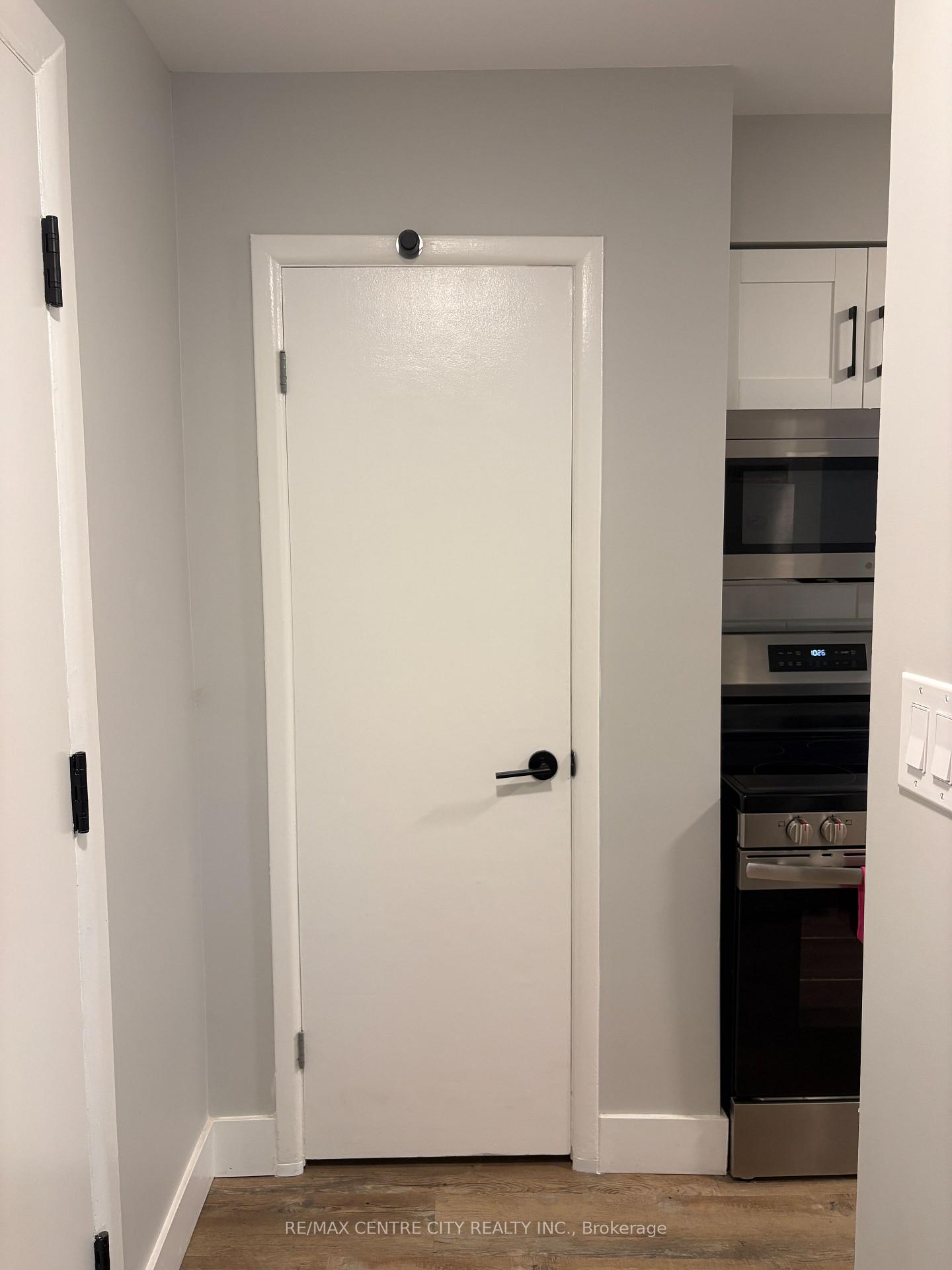 Photo 4 of Unit 9, 400 Scenic Drive S, London, South J — HOMEH