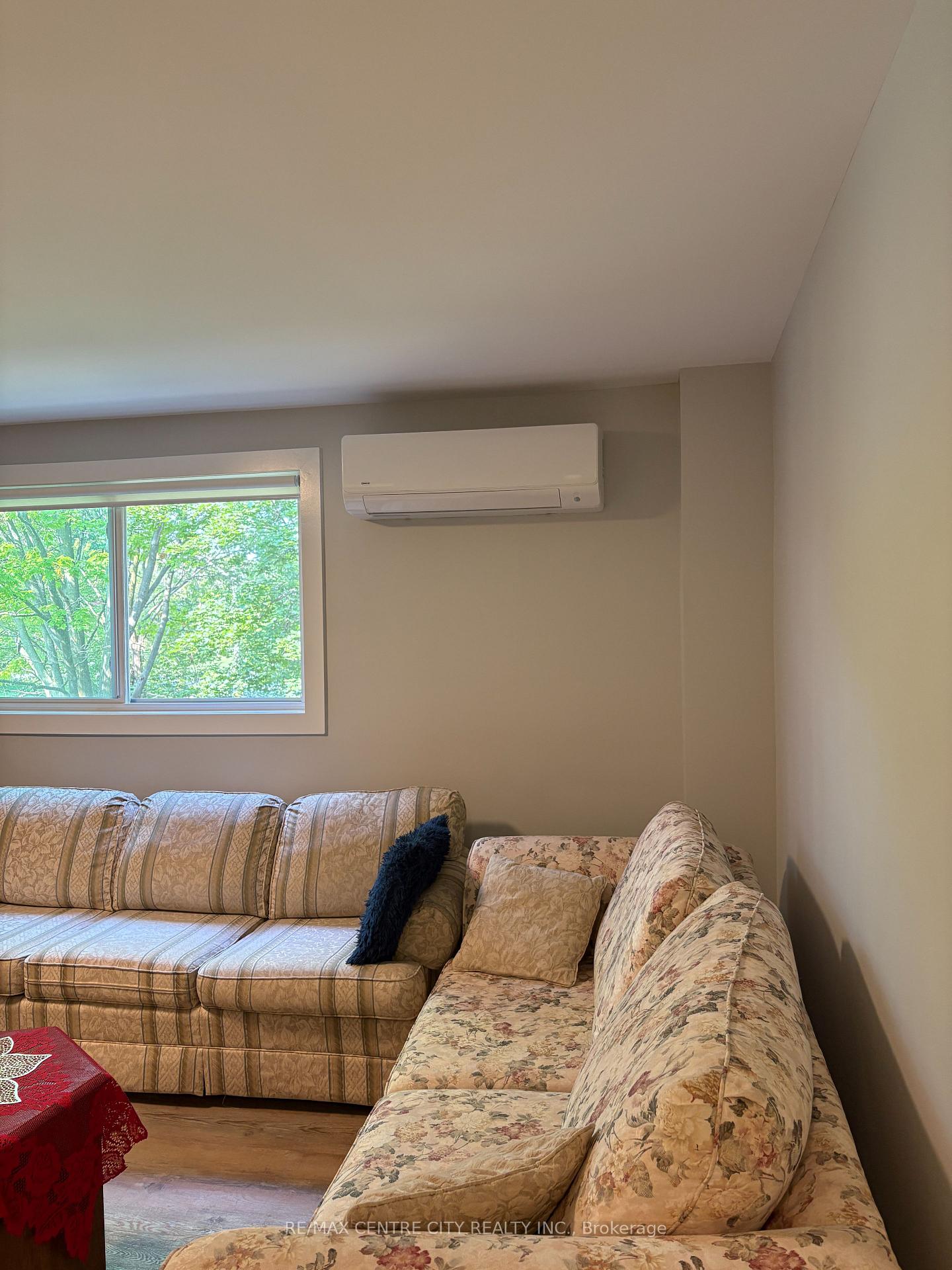Photo 12 of Unit 9, 400 Scenic Drive S, London, South J — HOMEH