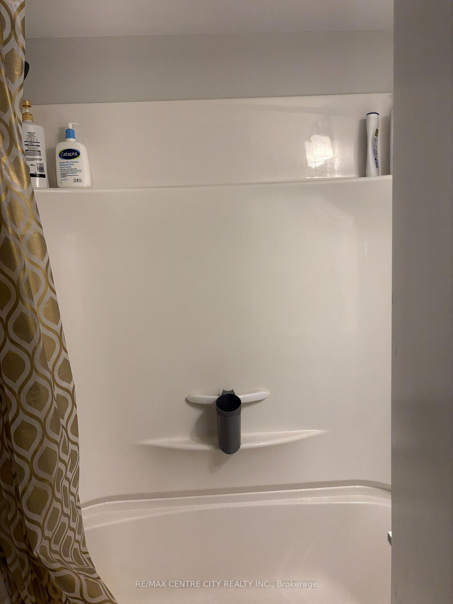 Photo 18 of Unit 9, 400 Scenic Drive S, London, South J — HOMEH