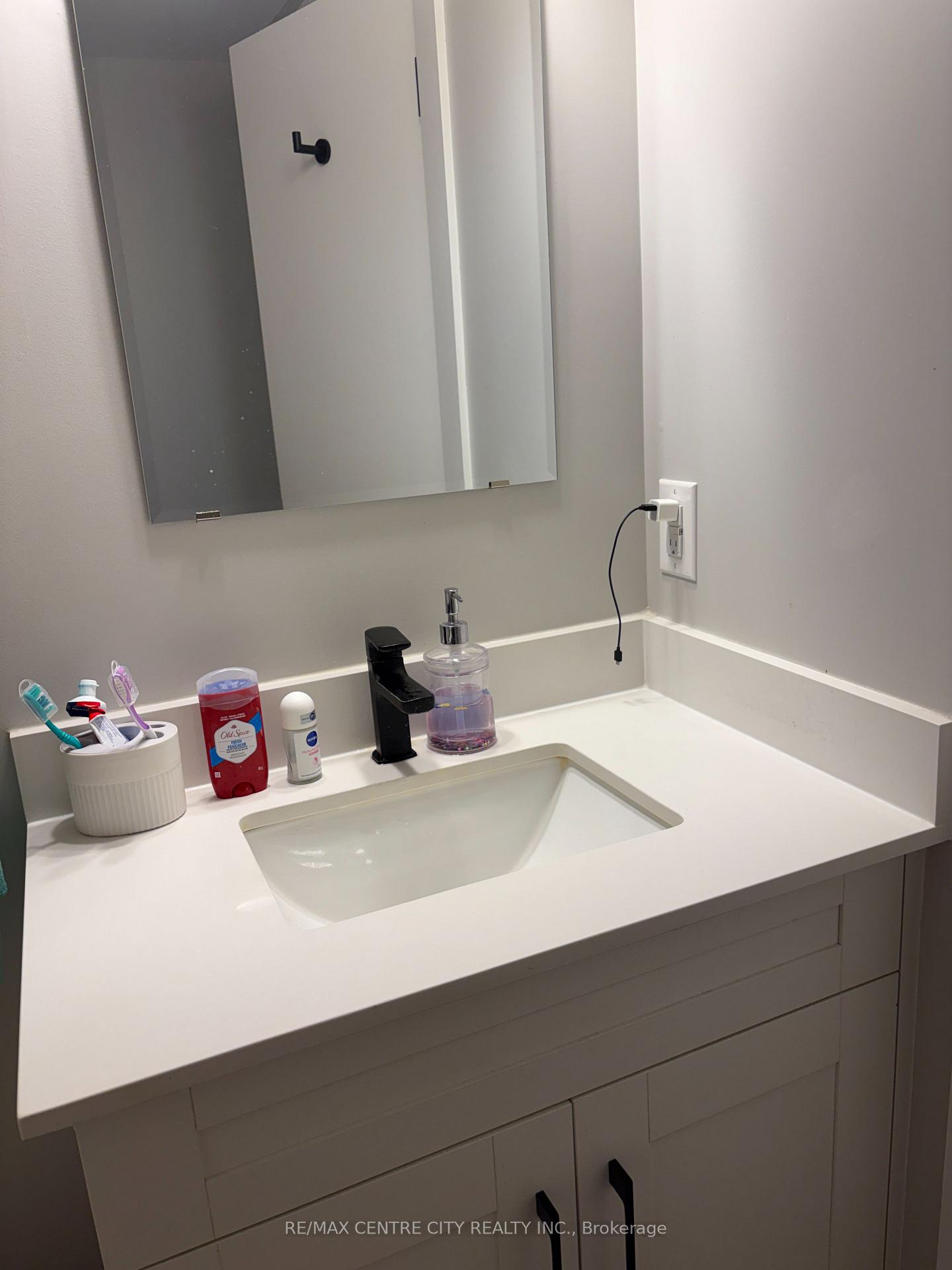 Photo 19 of Unit 9, 400 Scenic Drive S, London, South J — HOMEH