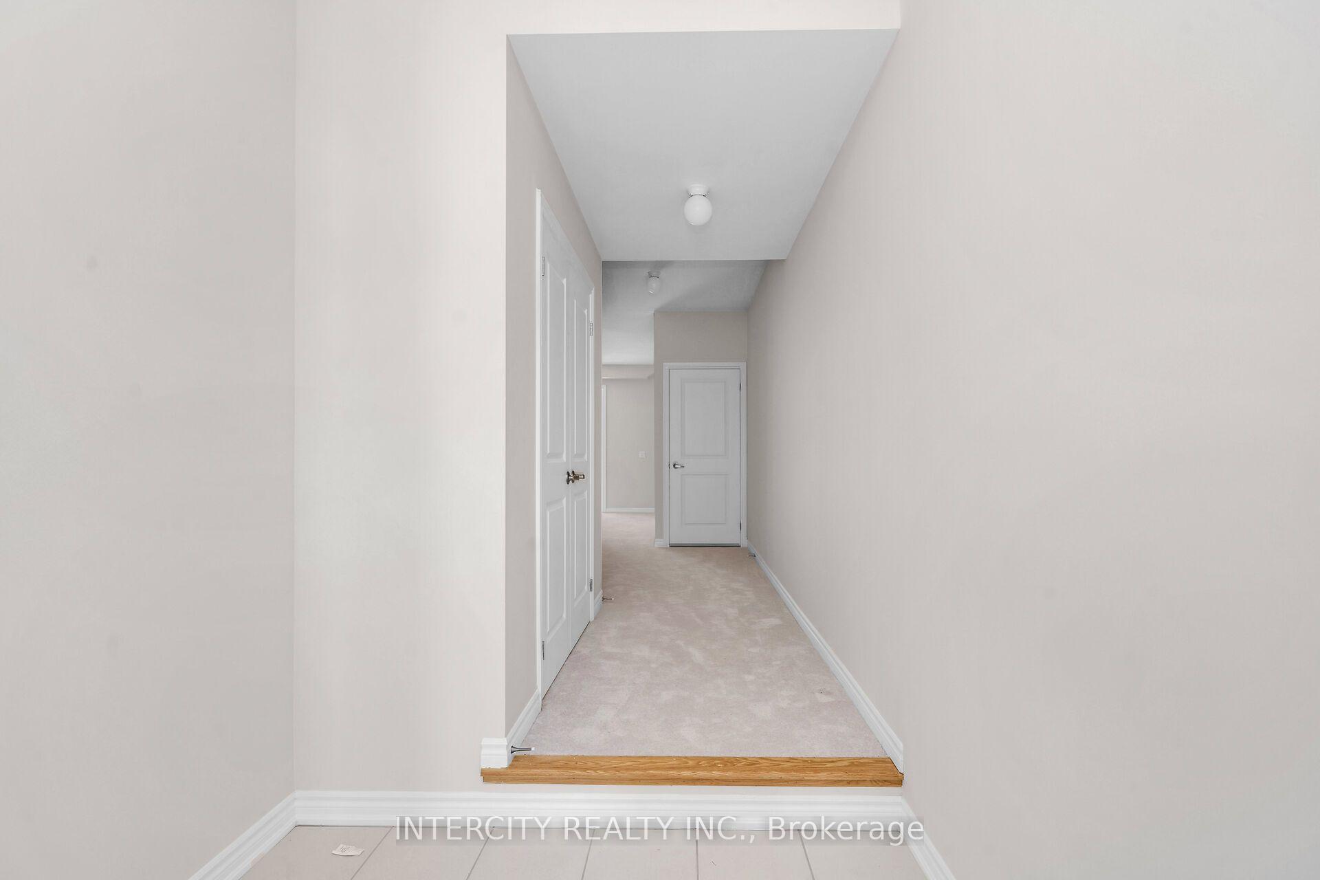 Photo 3 of 7 Drainie Street, Vaughan, Elder Mills — HOMEH