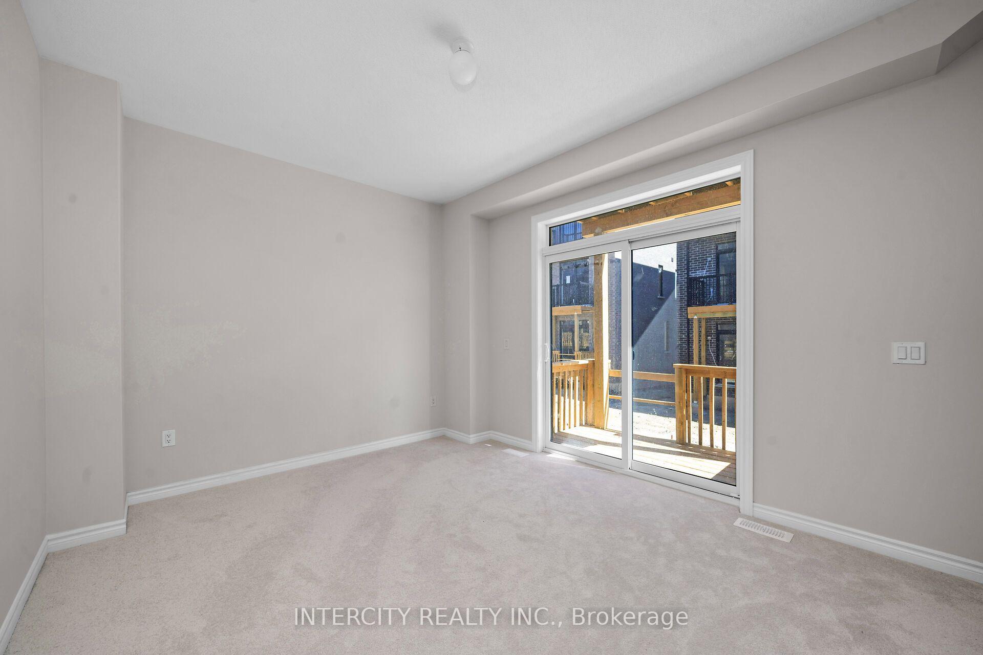 Photo 4 of 7 Drainie Street, Vaughan, Elder Mills — HOMEH