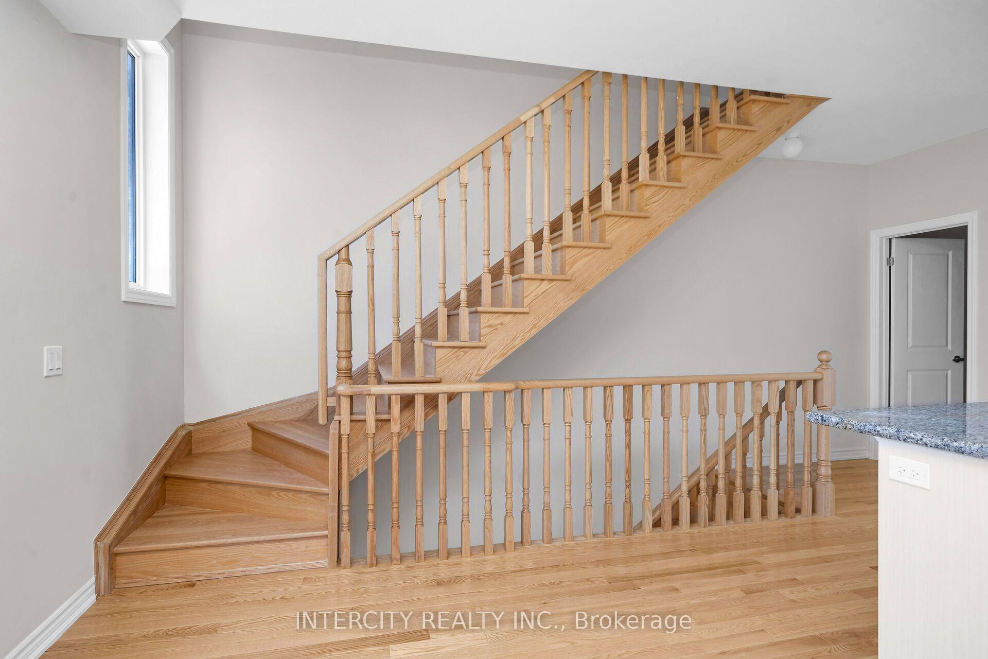 Photo 14 of 7 Drainie Street, Vaughan, Elder Mills — HOMEH