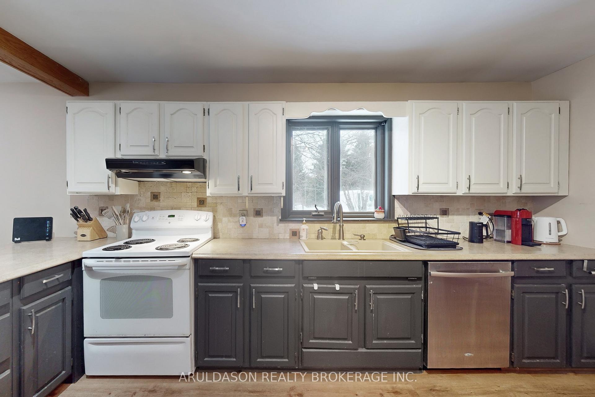 Photo 13 of 1208 Birchcliffe Crescent, Severn, Rural Severn — HOMEH