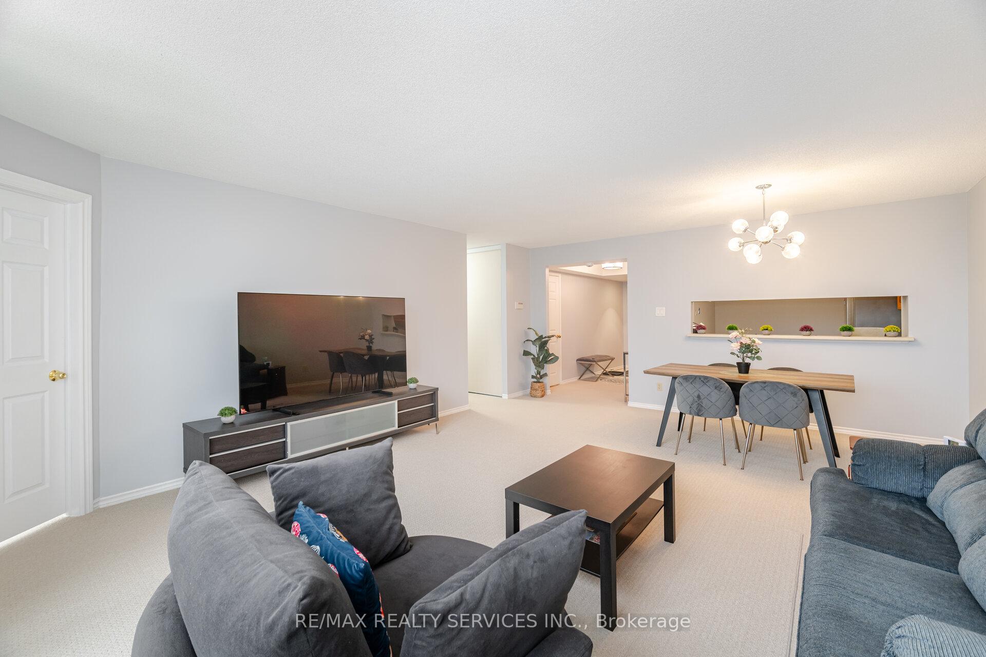 Photo 23 of Unit 402, 330 Mill Street S, Brampton, Brampton South — HOMEH