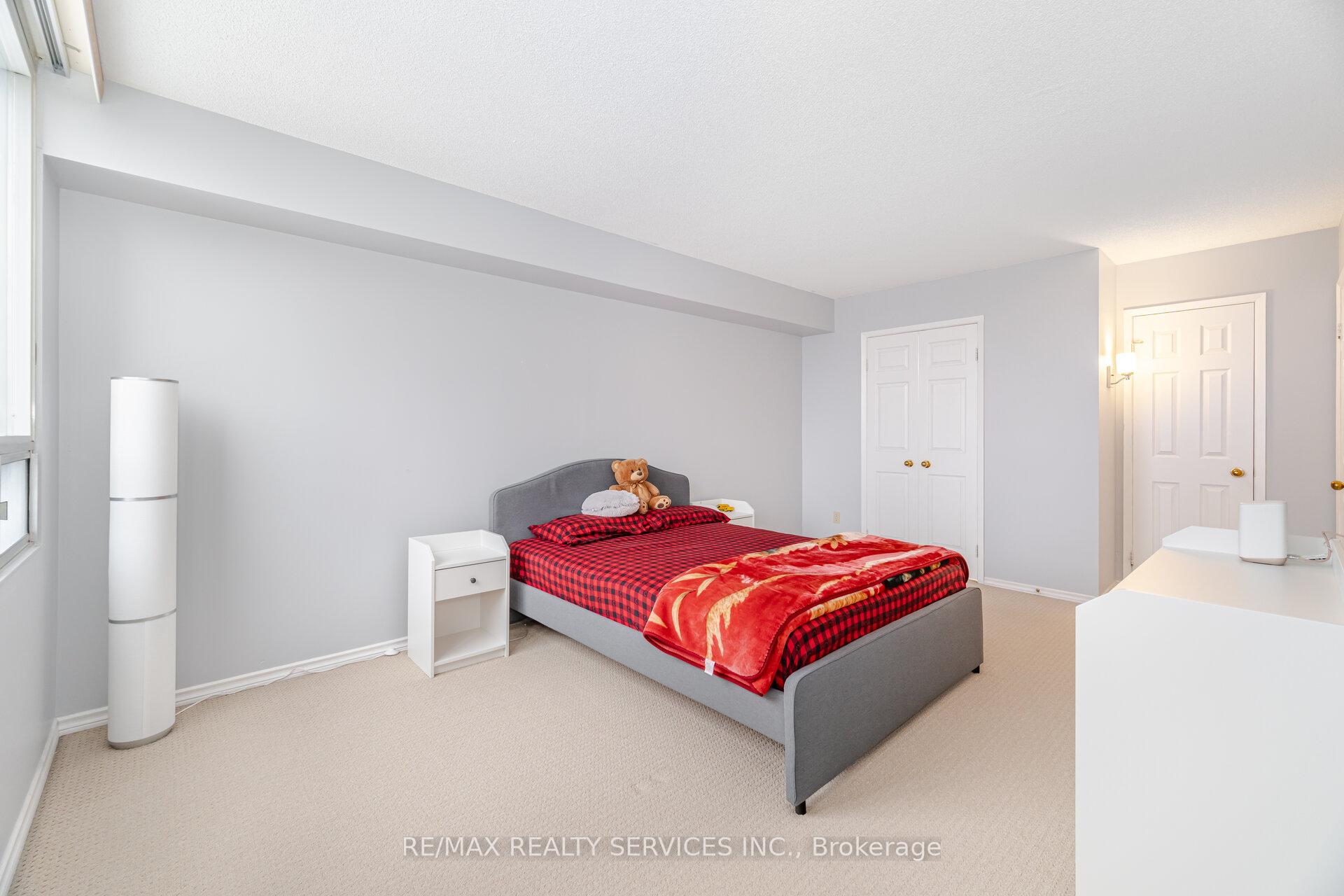 Photo 27 of Unit 402, 330 Mill Street S, Brampton, Brampton South — HOMEH
