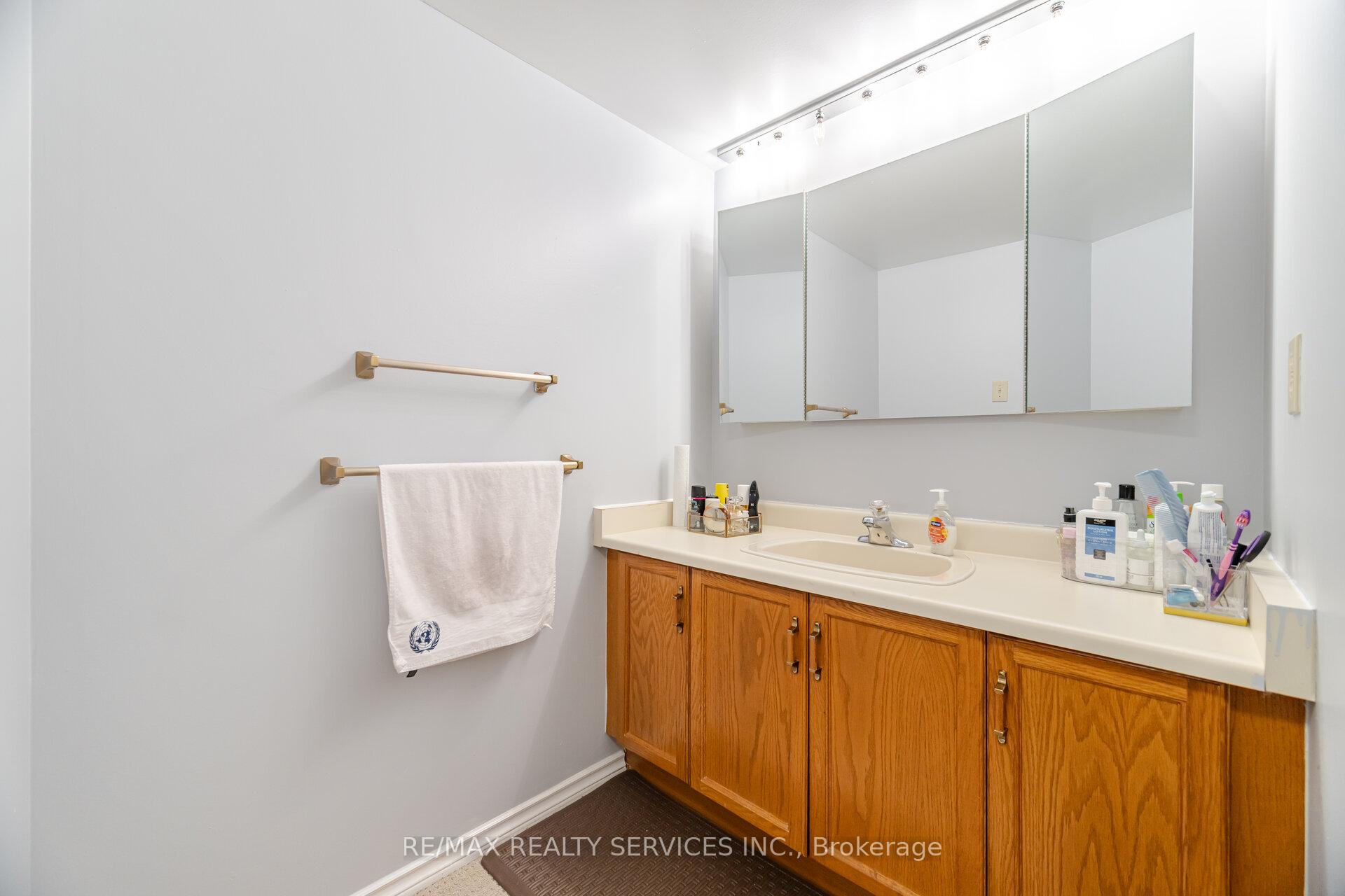 Photo 30 of Unit 402, 330 Mill Street S, Brampton, Brampton South — HOMEH