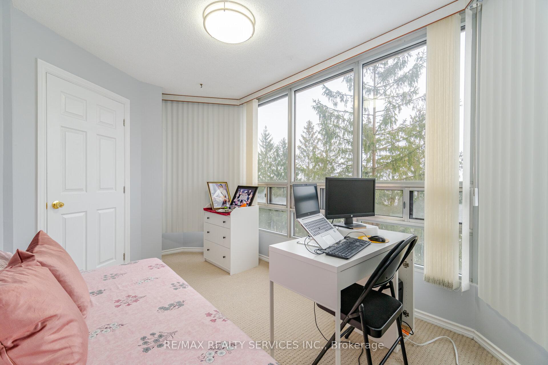 Photo 33 of Unit 402, 330 Mill Street S, Brampton, Brampton South — HOMEH
