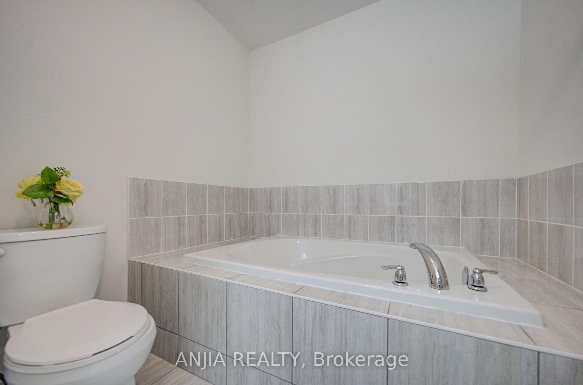 Photo 30 of 134 Frederick Wilson Avenue, Markham, Cornell — HOMEH