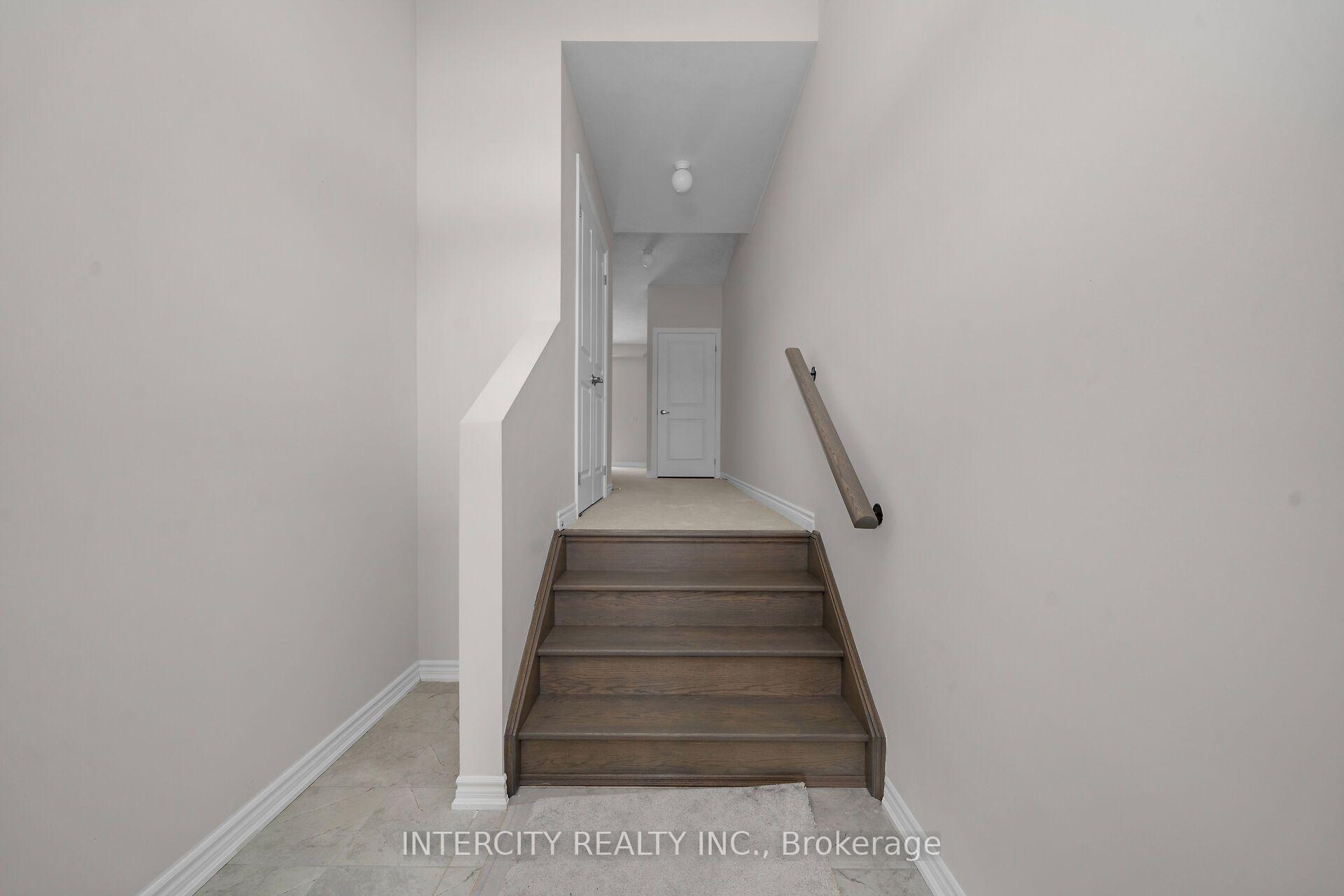 Photo 3 of 12 Radisson Street, Vaughan, Elder Mills — HOMEH