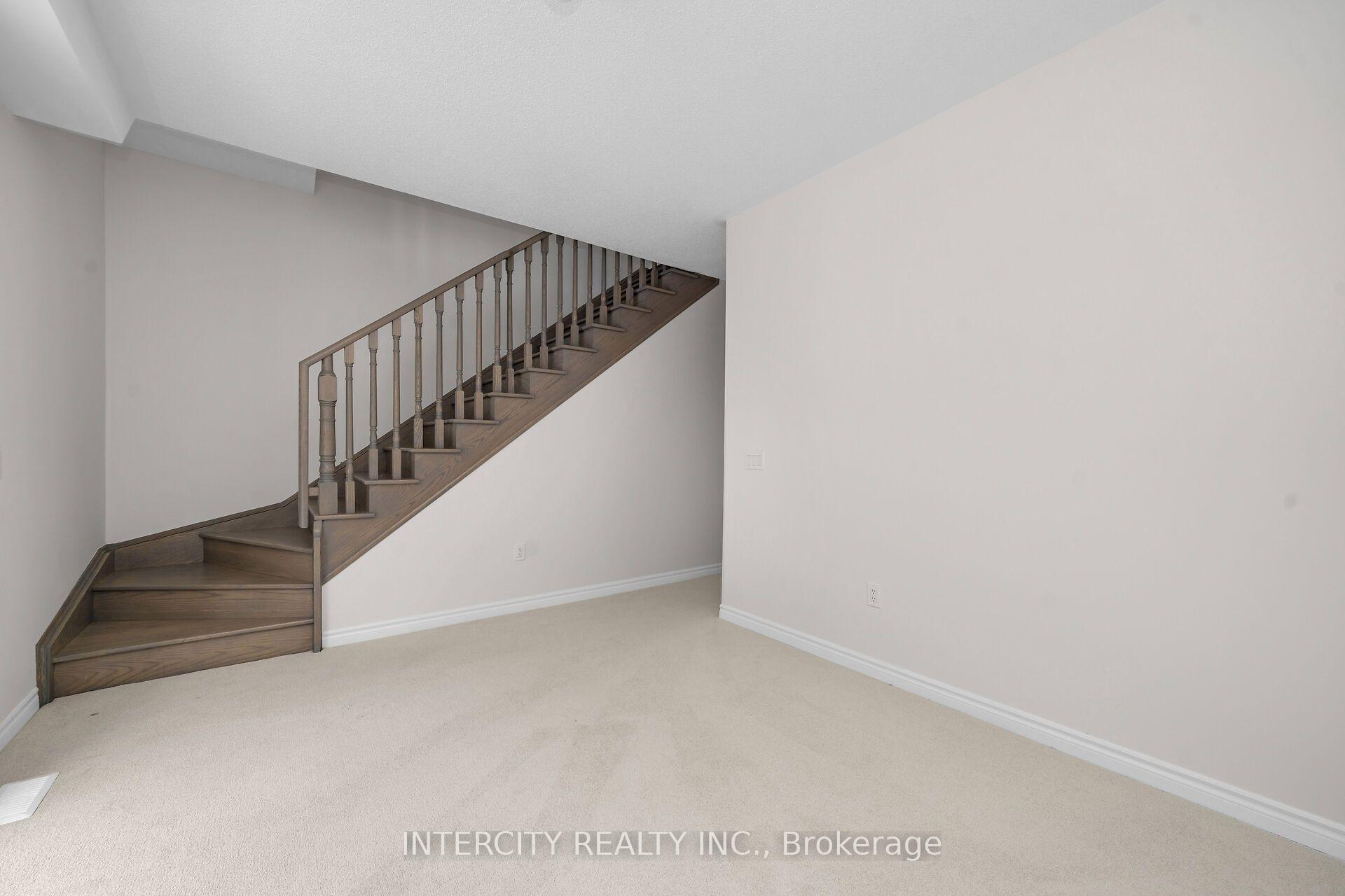 Photo 5 of 12 Radisson Street, Vaughan, Elder Mills — HOMEH