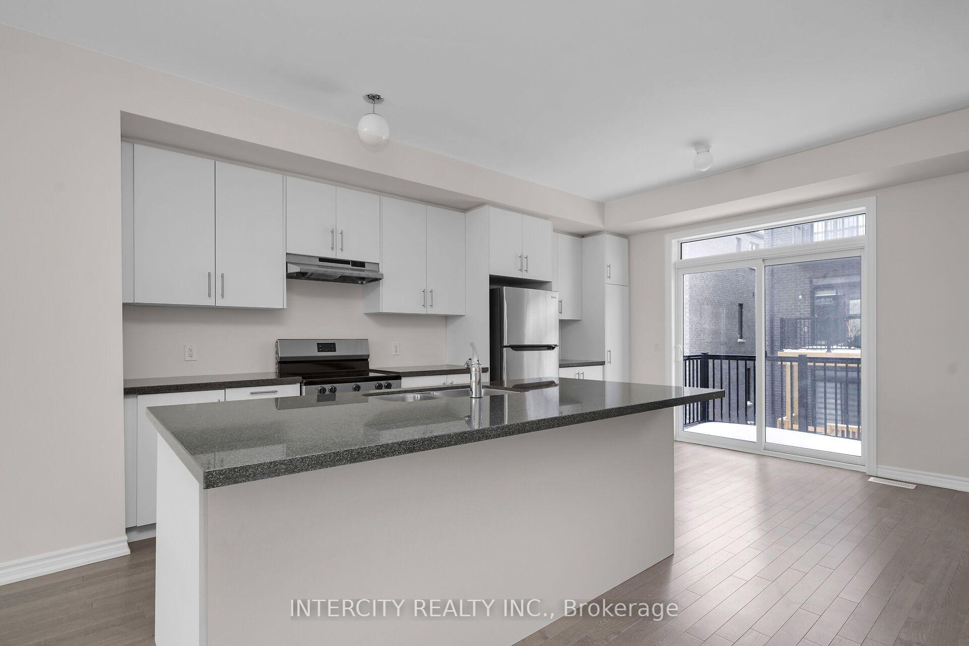 Photo 6 of 12 Radisson Street, Vaughan, Elder Mills — HOMEH