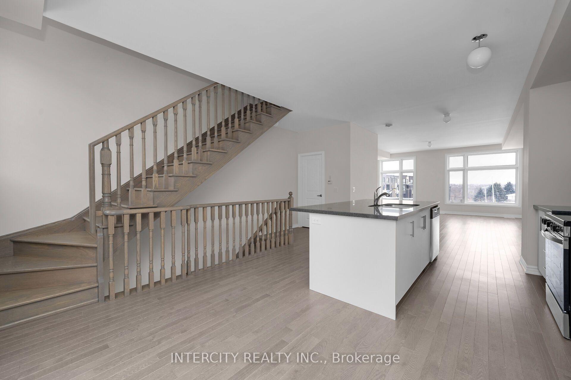 Photo 8 of 12 Radisson Street, Vaughan, Elder Mills — HOMEH