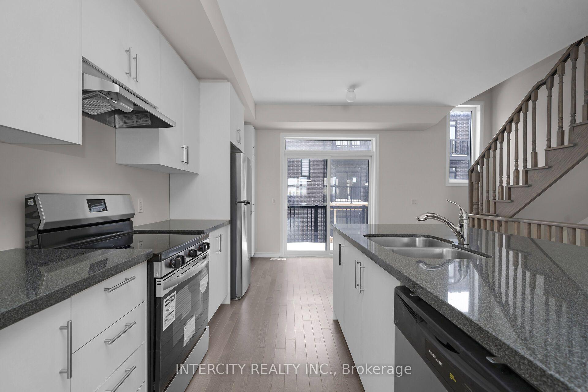 Photo 9 of 12 Radisson Street, Vaughan, Elder Mills — HOMEH