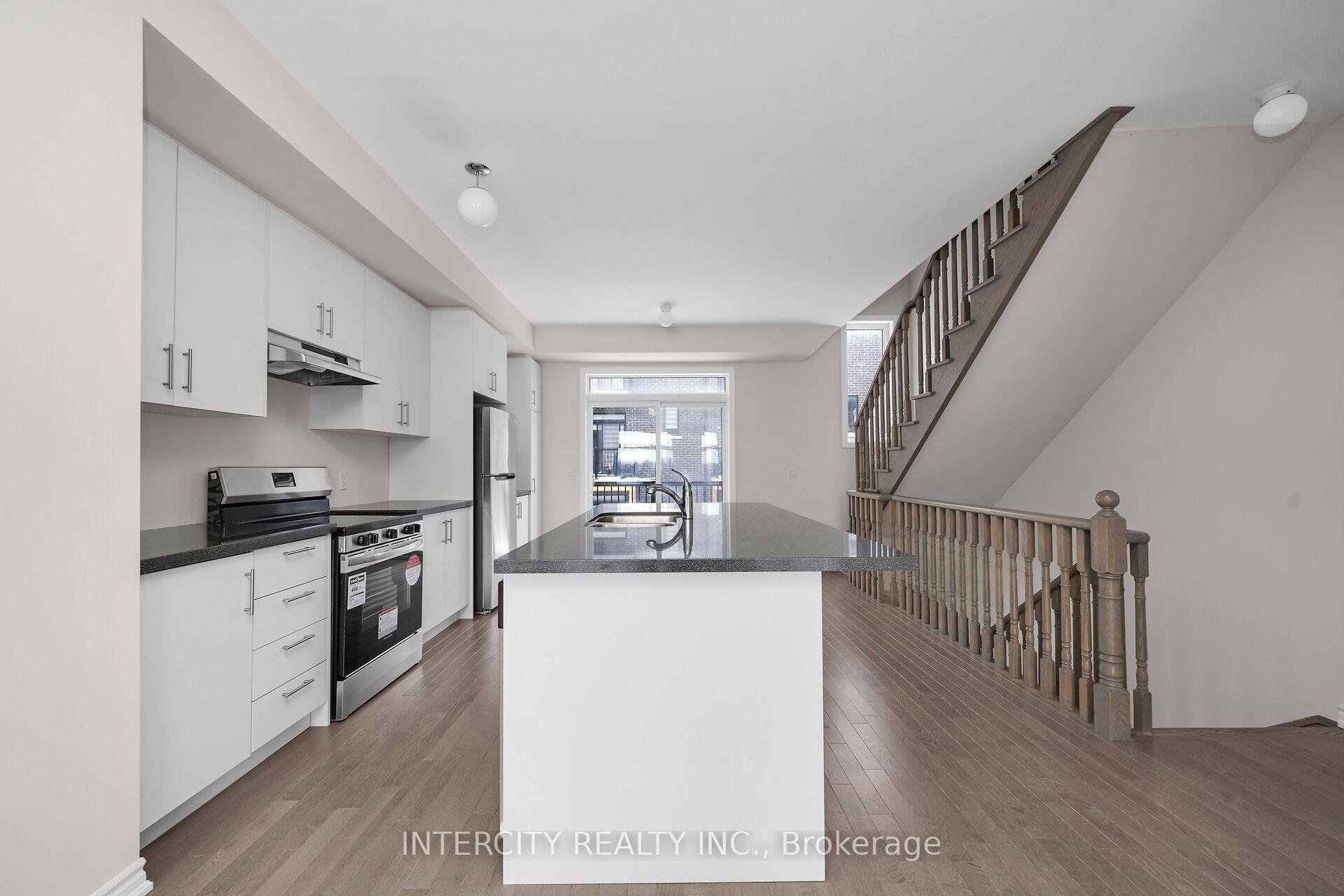 Photo 14 of 12 Radisson Street, Vaughan, Elder Mills — HOMEH