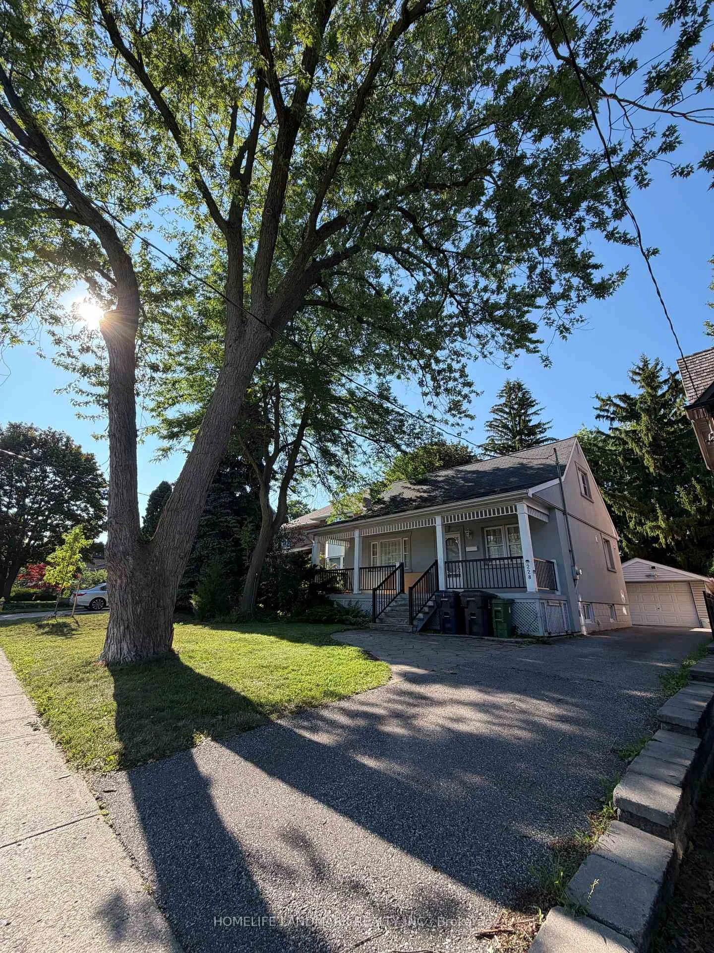 Front of 228 Hollywood Avenue